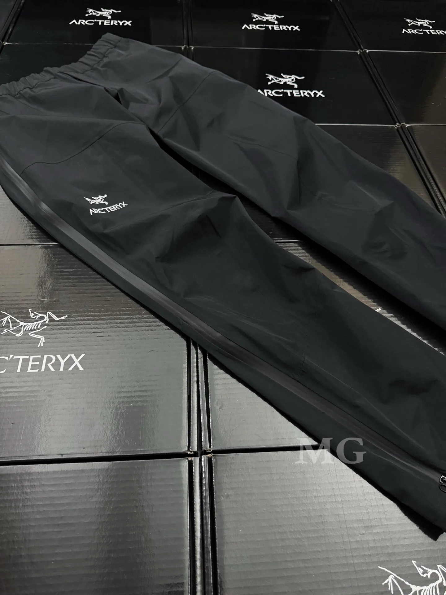 Beta GORE-TEX Shell Trousers D28019473 — view 3
