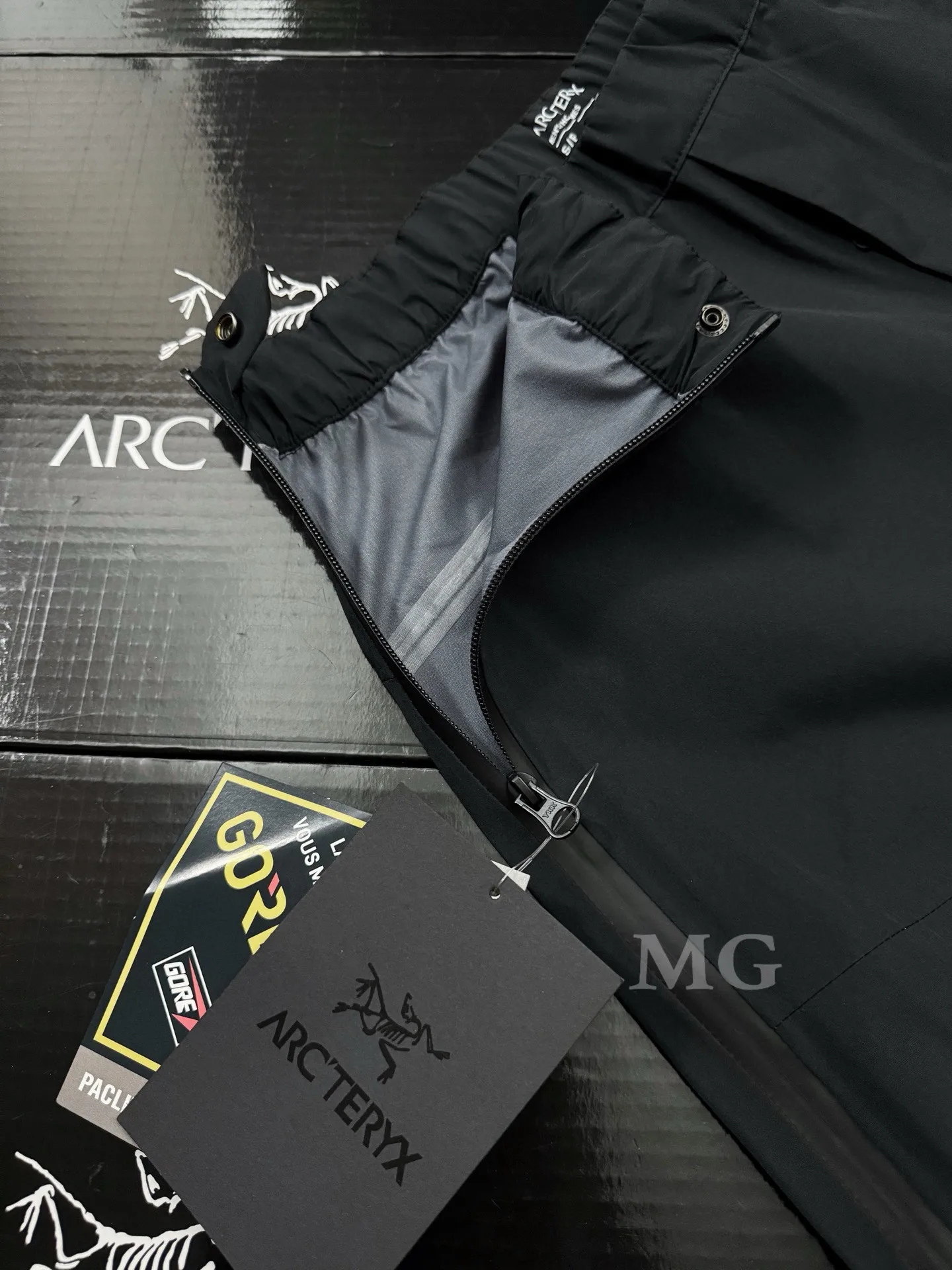 Beta GORE-TEX Shell Trousers D28019473 — view 9