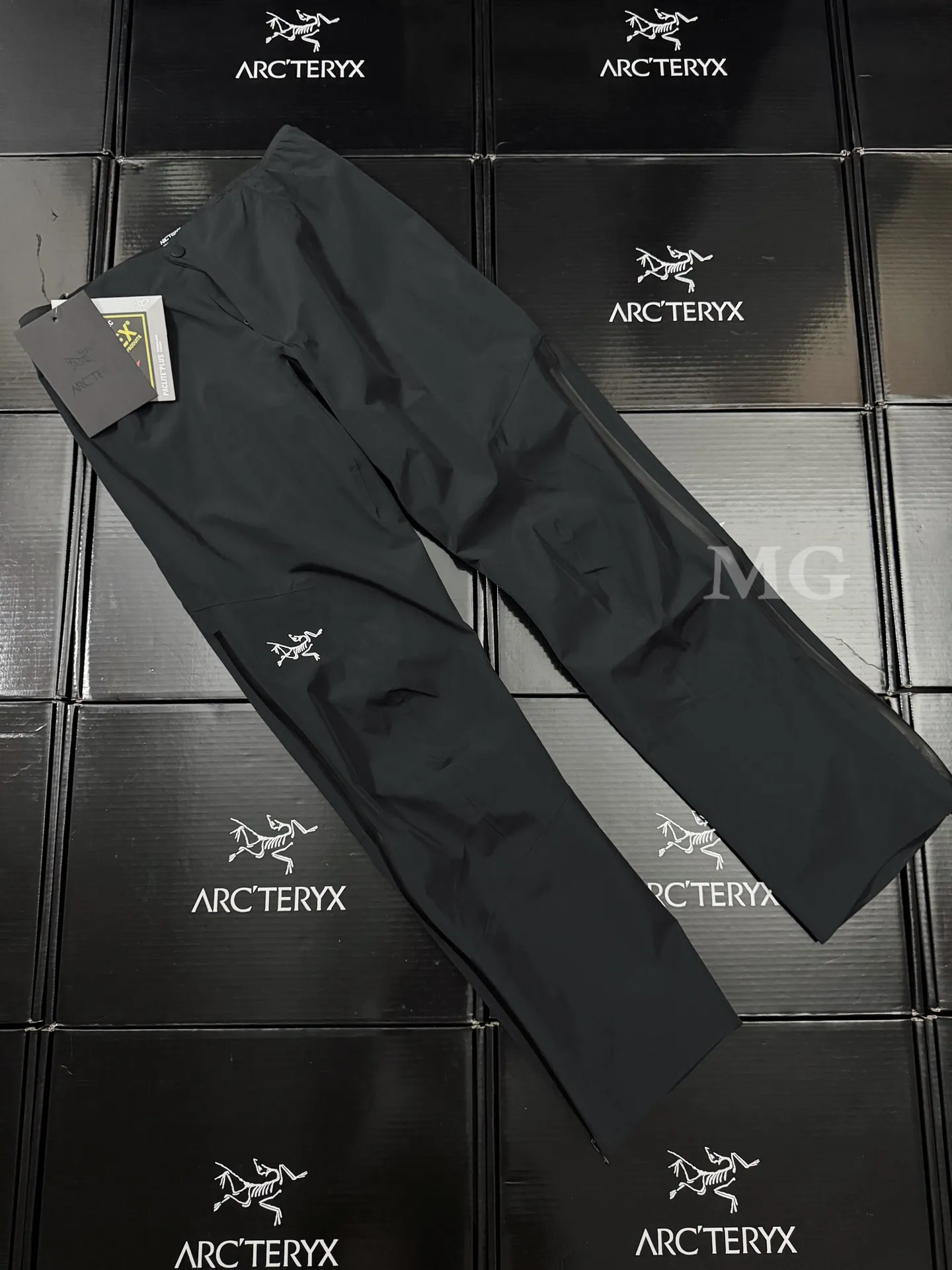 Zeta SL GORE-TEX Shell Trousers D28019472 — view 2