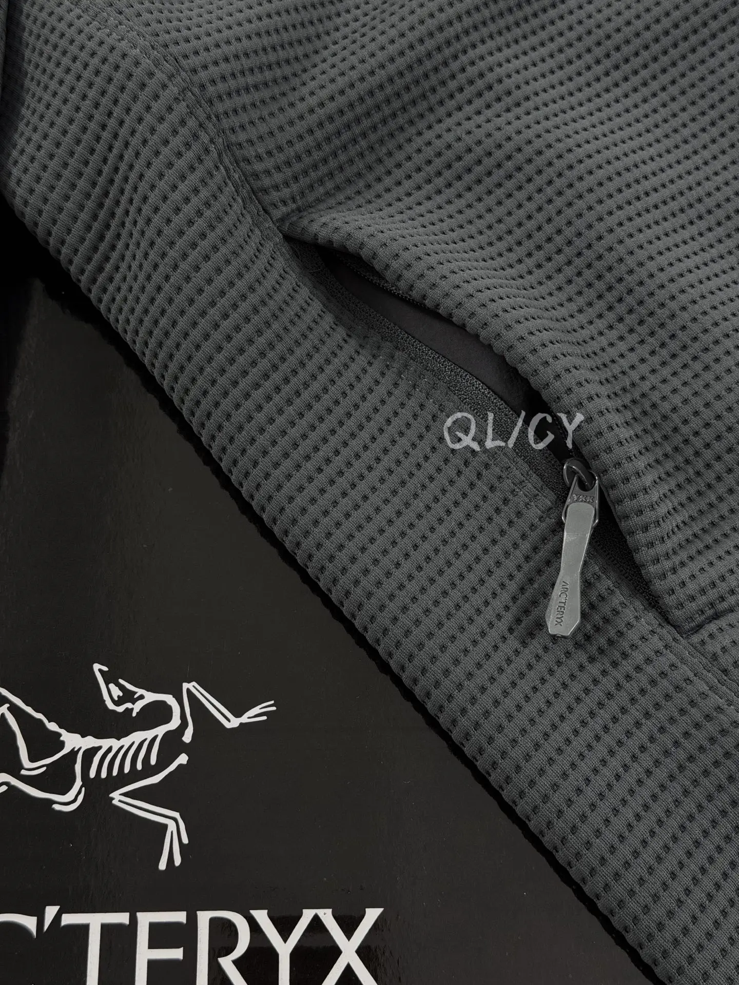 Olera Waffle-Knit Hooded Zip-Up Jacket D28019593 — view 4