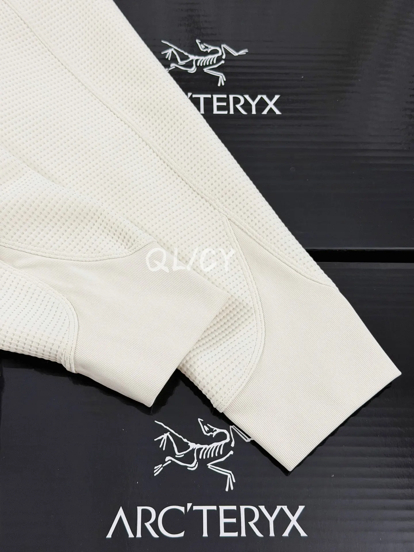 Olera Waffle-Knit Hooded Jacket D28019592 — view 4