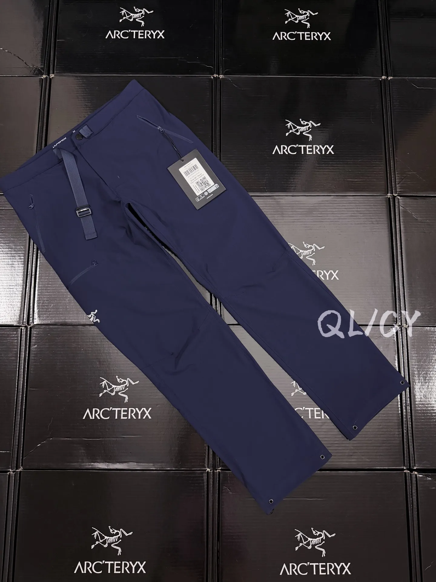 Gamma Lightweight Softshell Trousers D28019540 — view 2