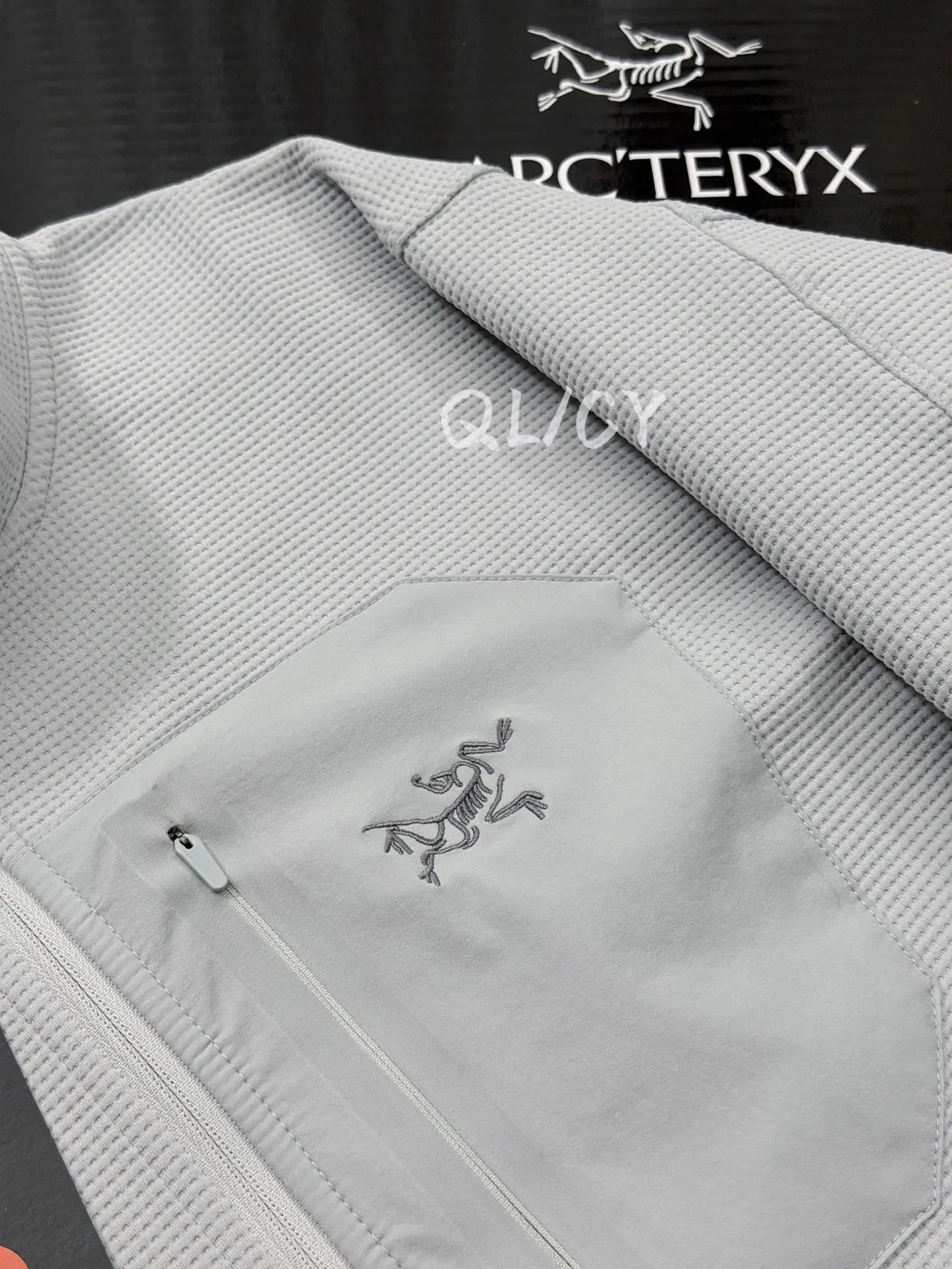 Waffle-Knit Zip-Up Outdoor Jacket D28019554 — view 3