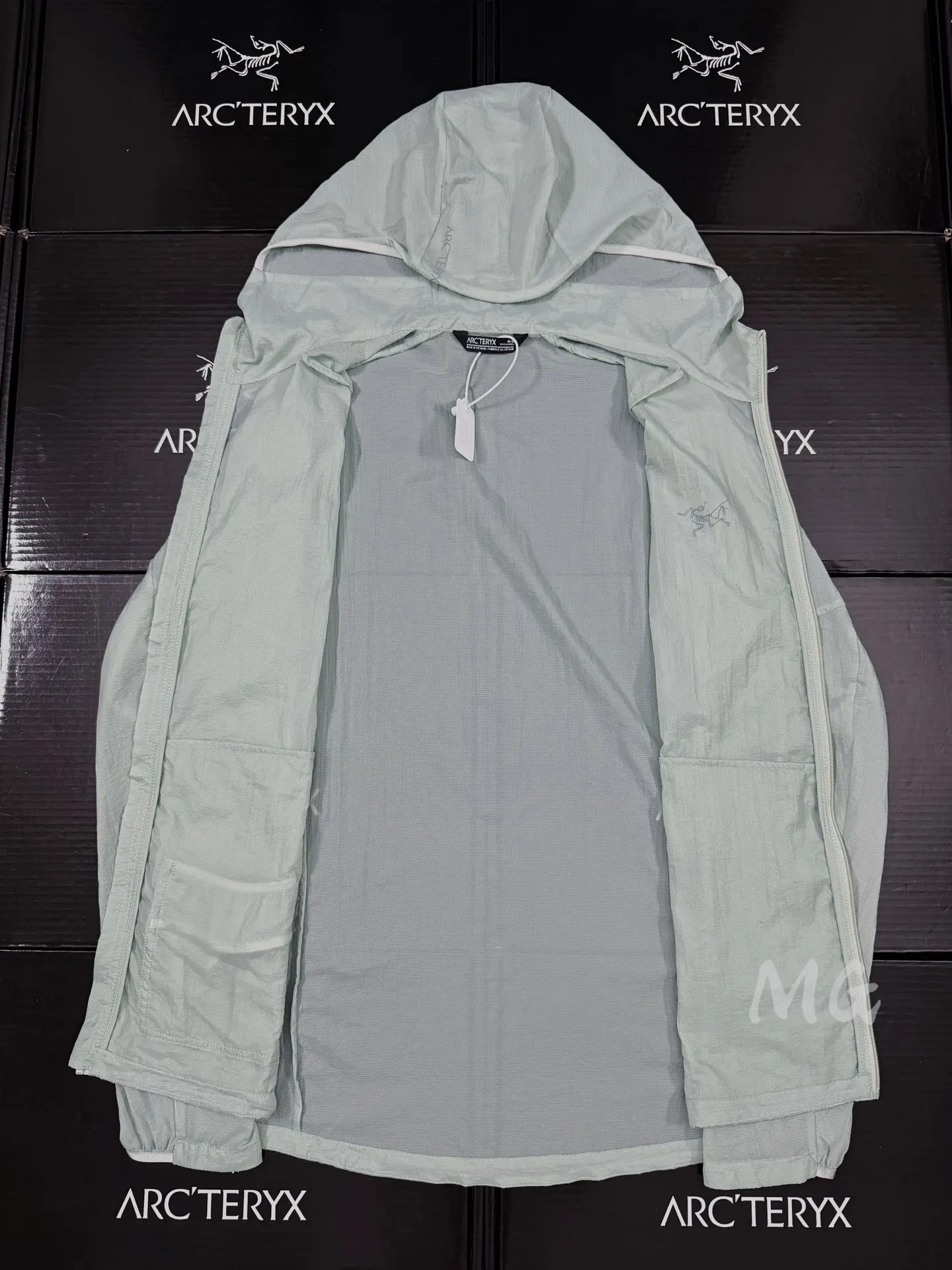 Incendo Airshell Hooded Windshell Jacket D30011070 — view 7