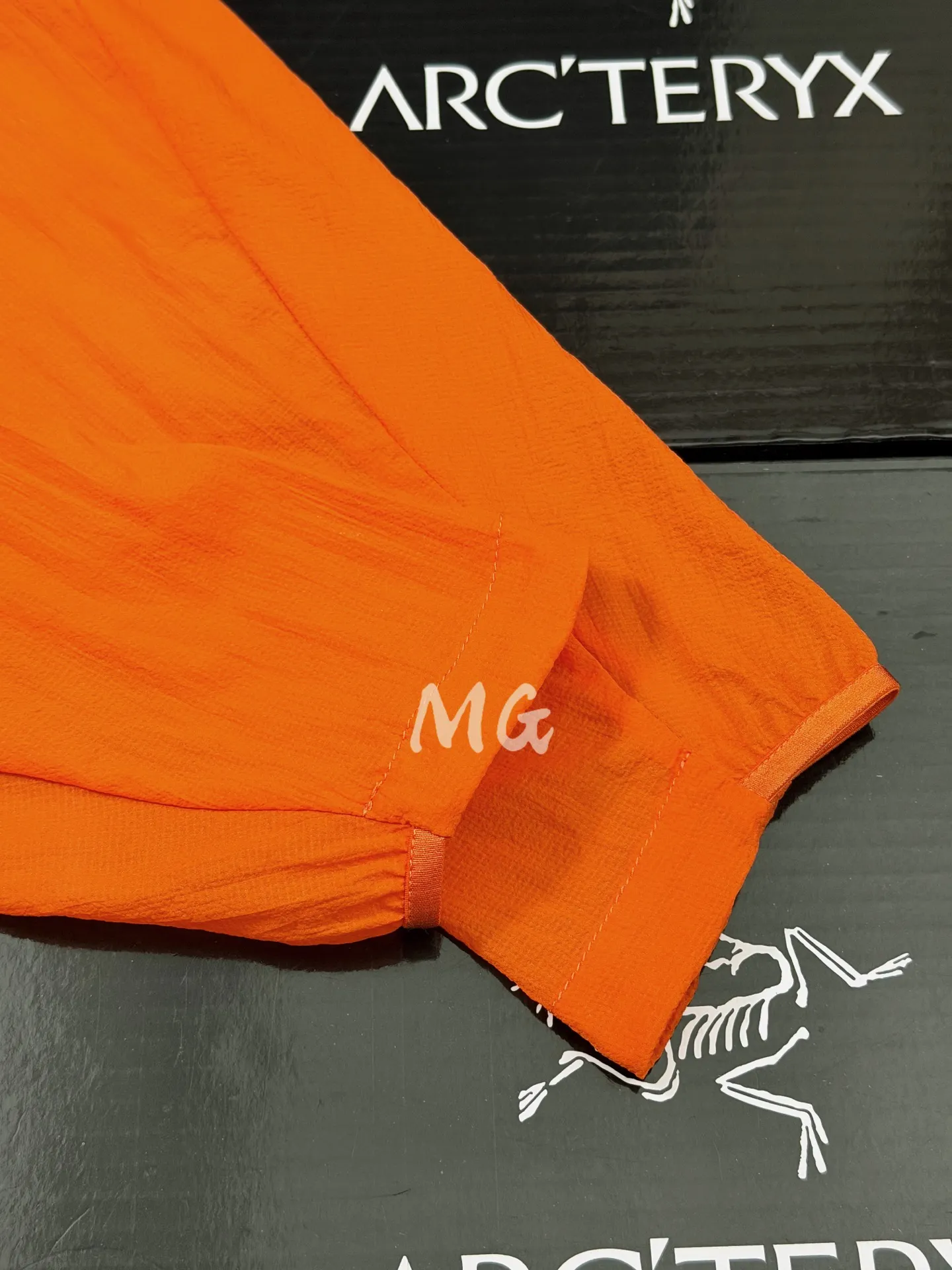 Incendo Airshell Hooded Windshell Jacket D30011069 — view 9