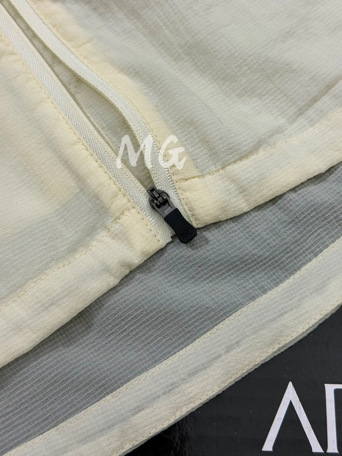 Incendo Airshell Hooded Windshell Jacket D30011071 — view 5