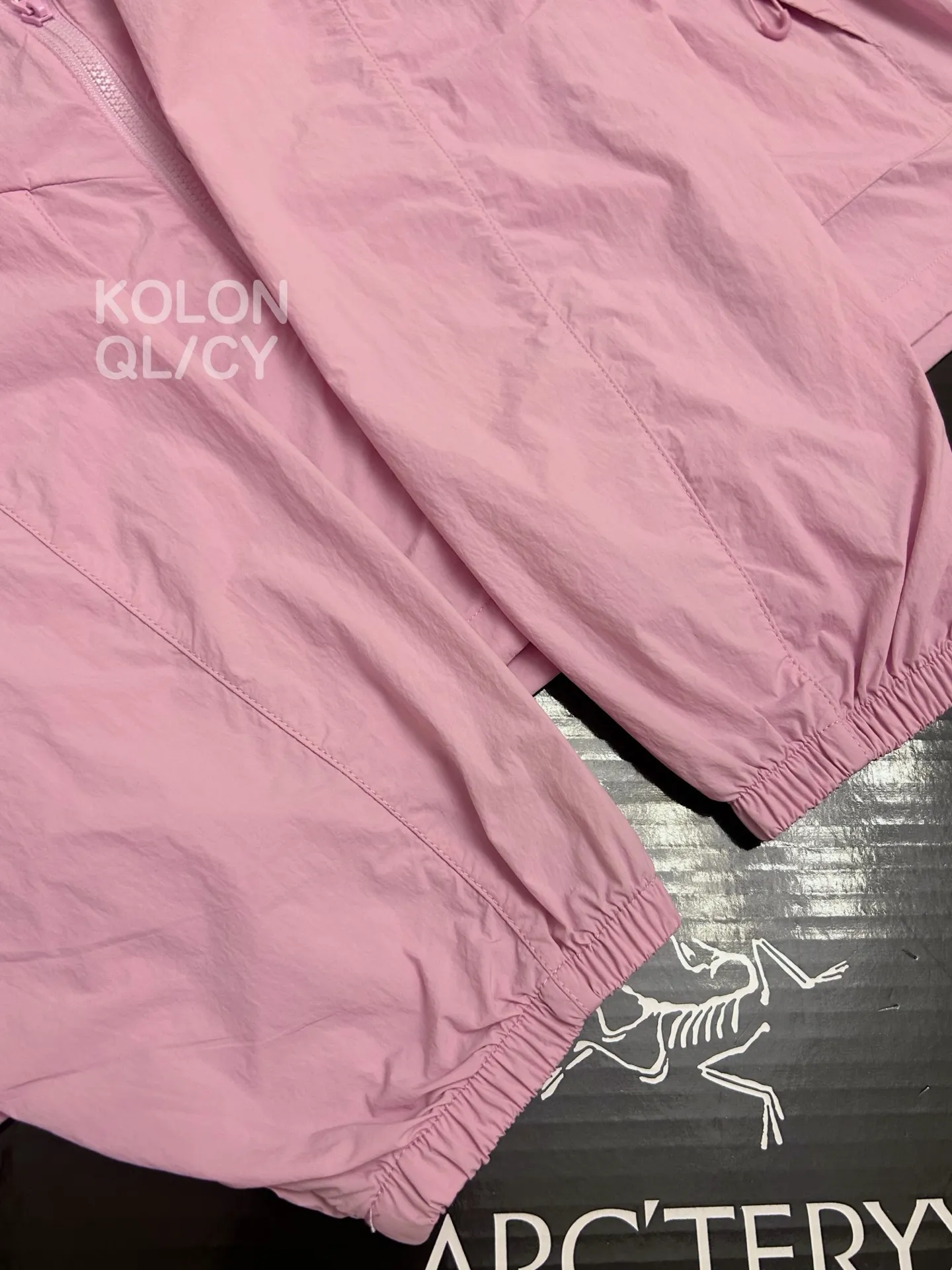 Compact Water-Repellent Hooded Windbreaker D30011103 — view 6