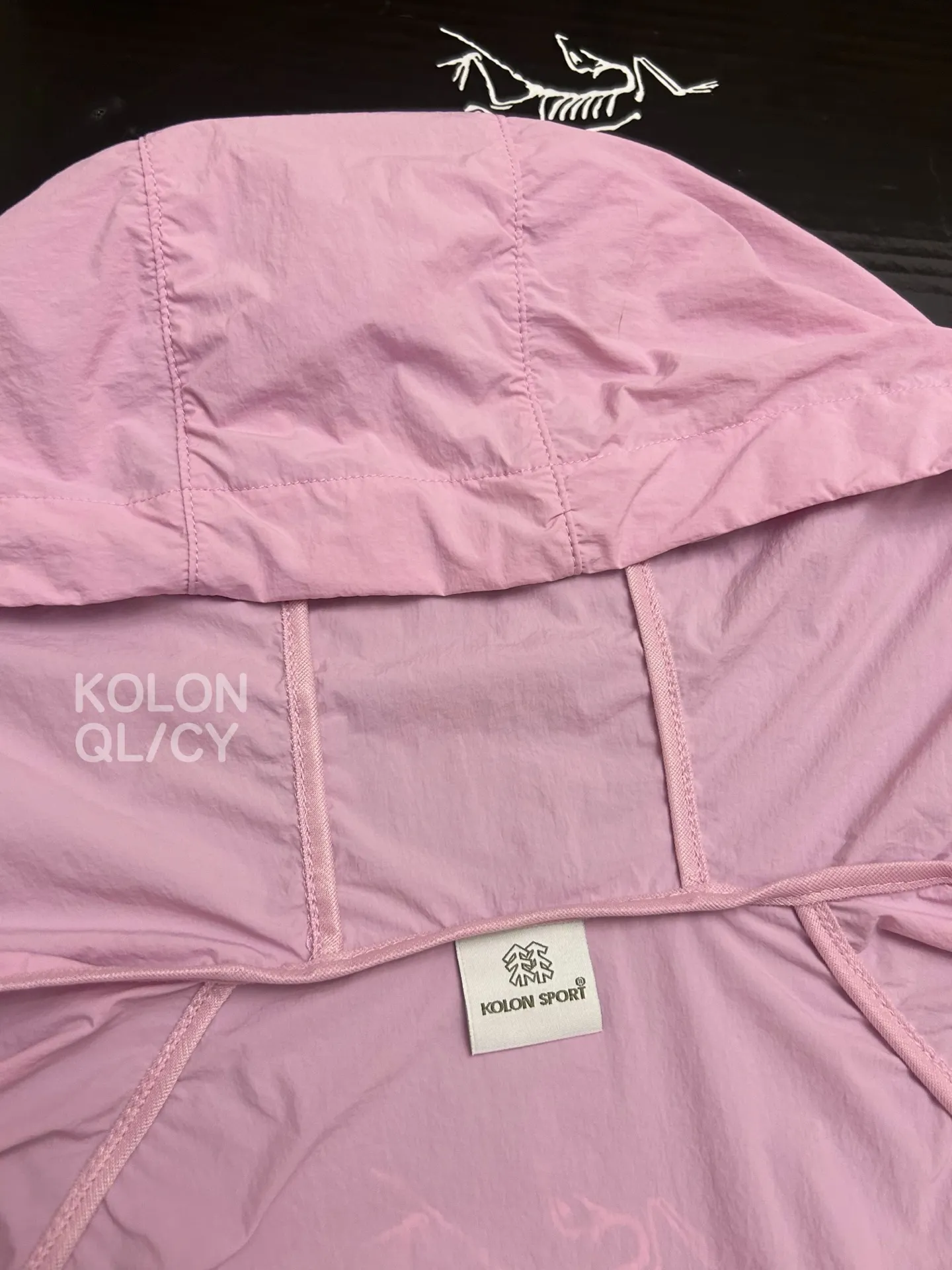 Compact Water-Repellent Hooded Windbreaker D30011103 — view 7