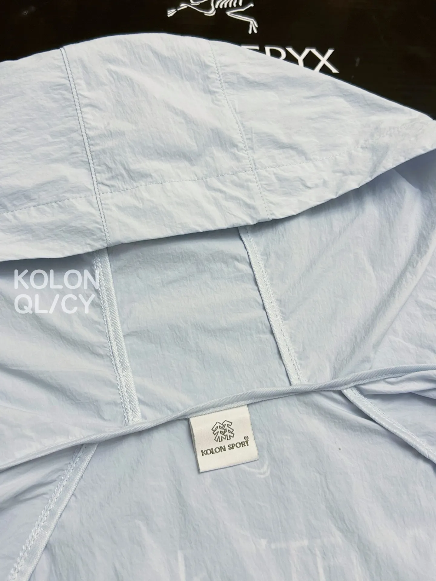 Compact Water-Repellent Hooded Windbreaker D30011104 — view 7