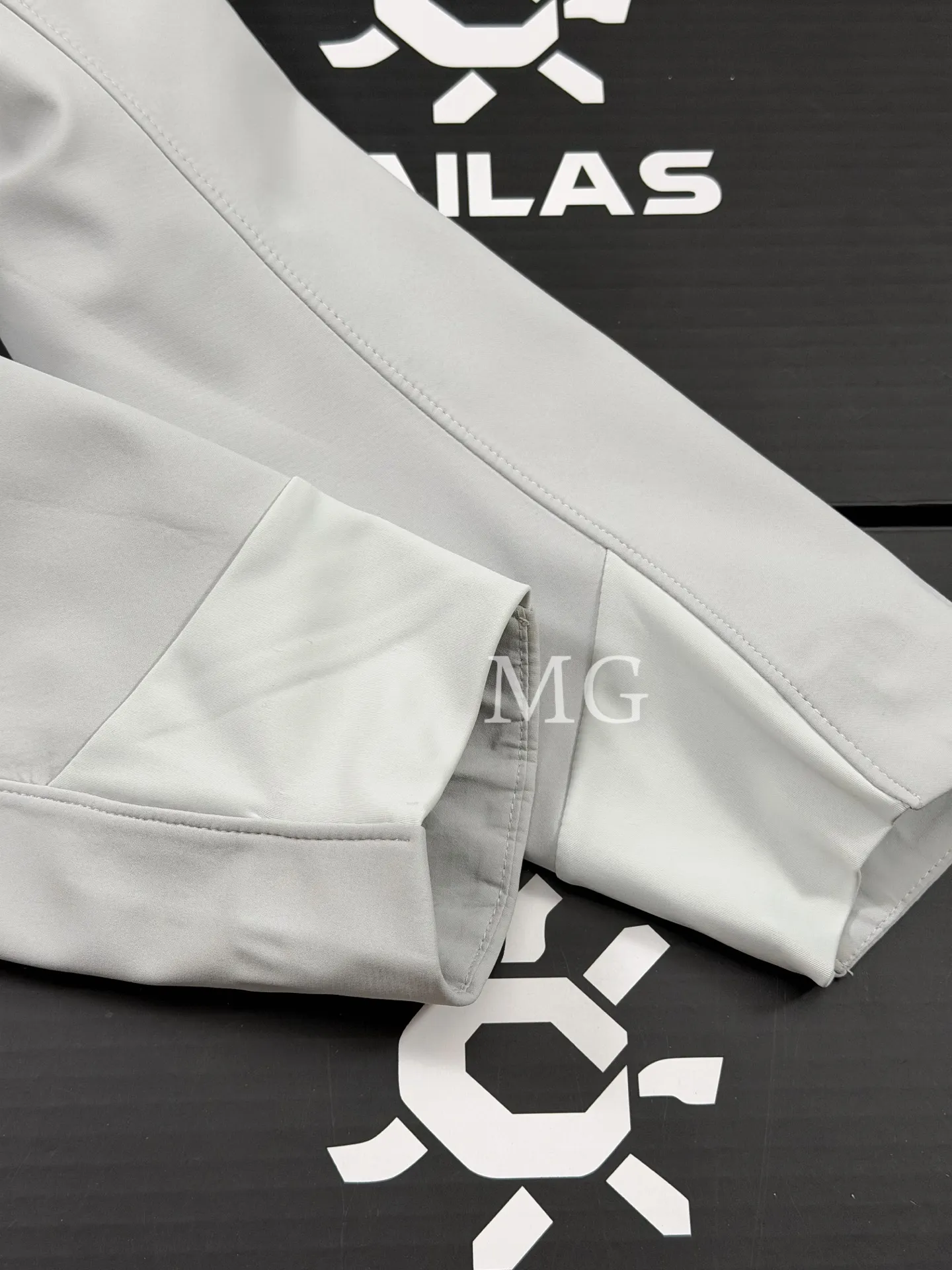 M8 IC Fleece-Lined Softshell Jacket D30019451 — view 5
