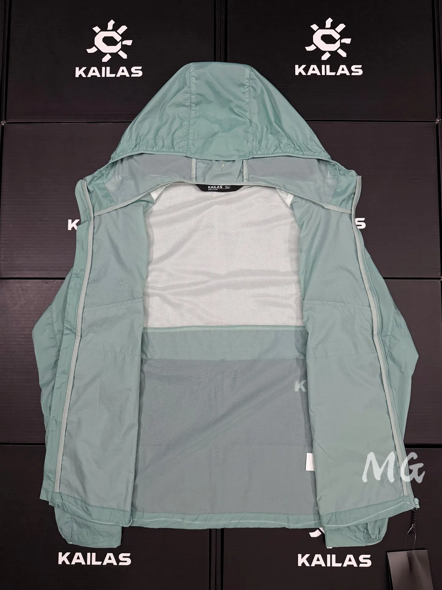 Lightweight UPF 50+ Hooded Sun Protection Jacket D30011096 — view 7