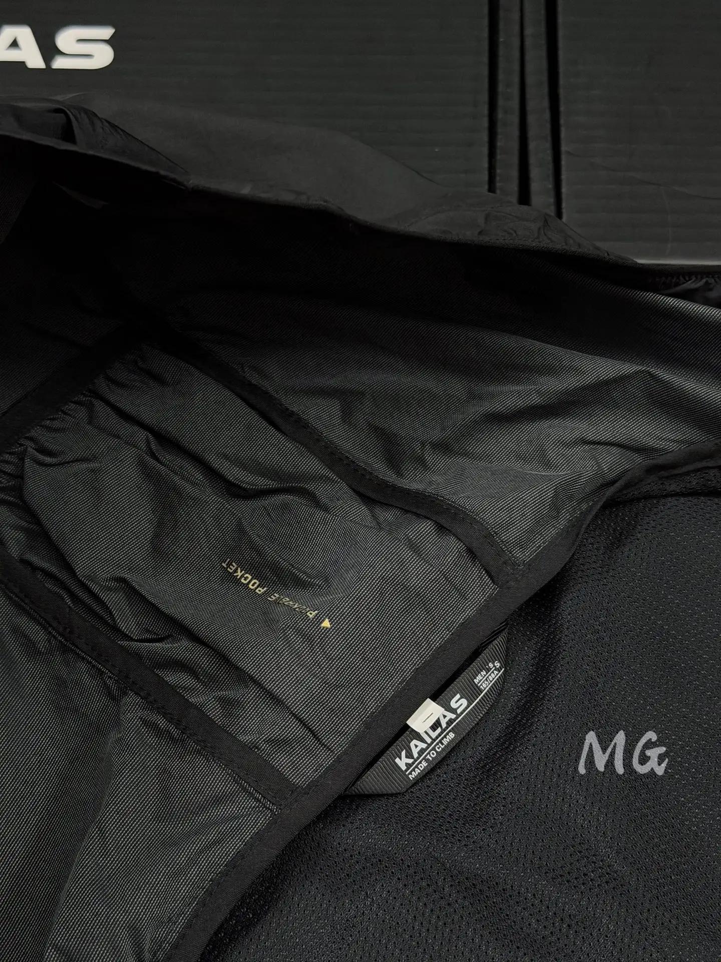 Lightweight UPF 50+ Hooded Sun Protection Jacket D30011097 — view 8