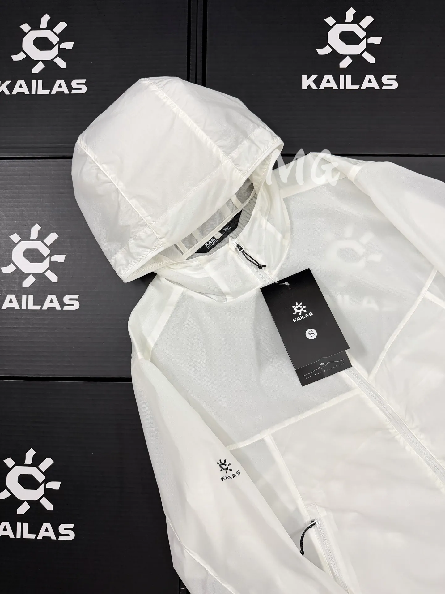 Lightweight Hooded Sun Protection Jacket D30011098 — view 4