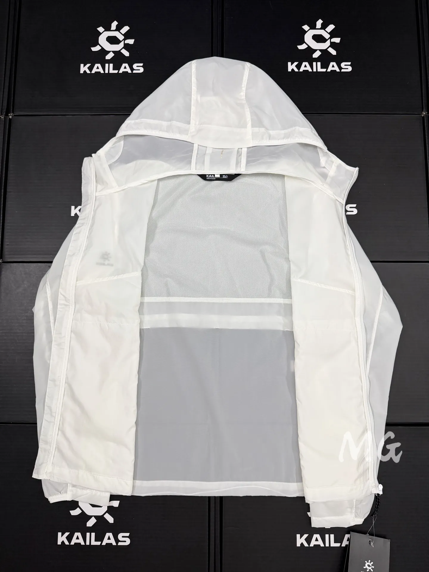 Lightweight Hooded Sun Protection Jacket D30011098 — view 7