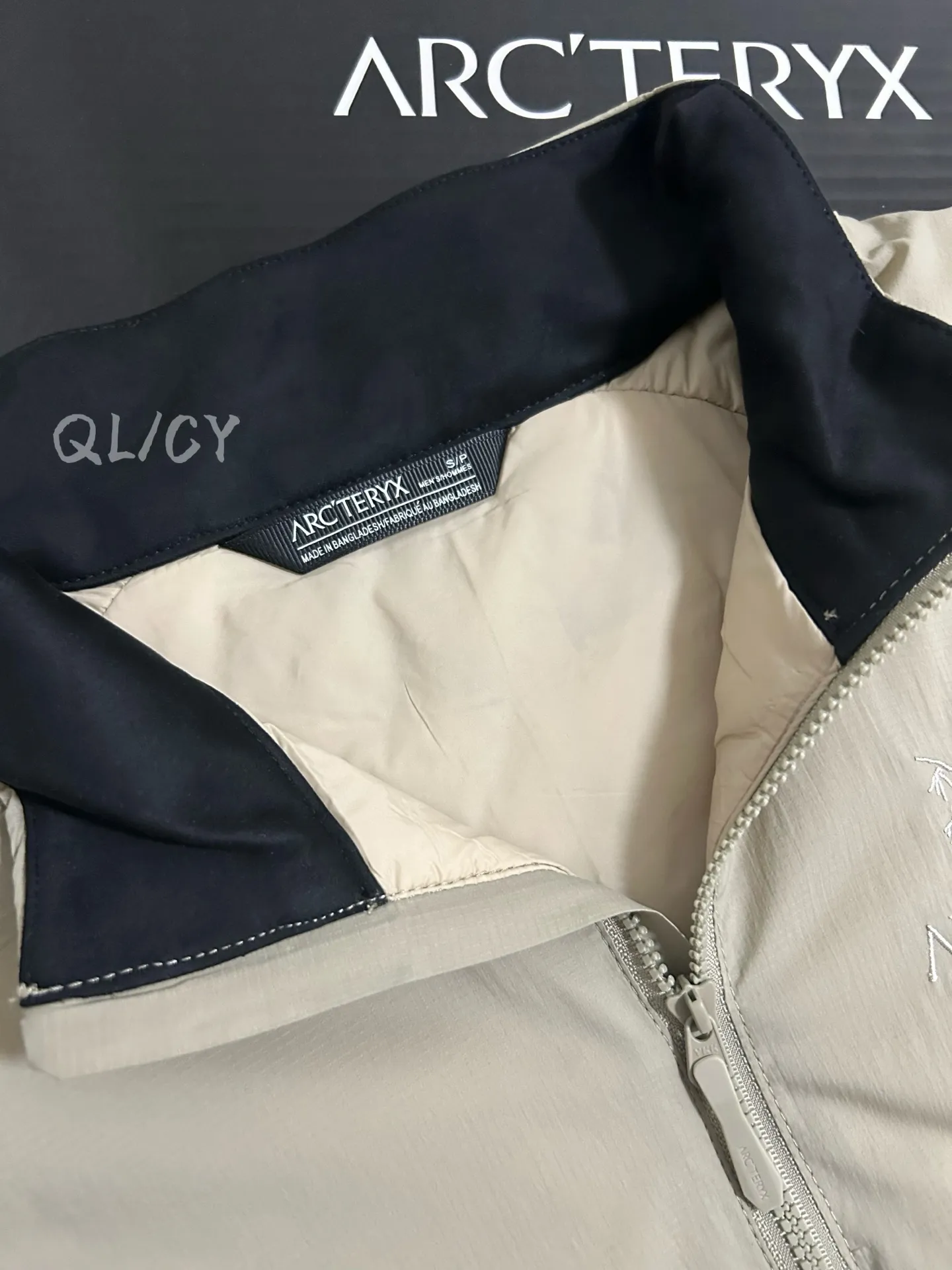 Atom Insulated Logo-Embroidered Gilet D30019570 — view 3