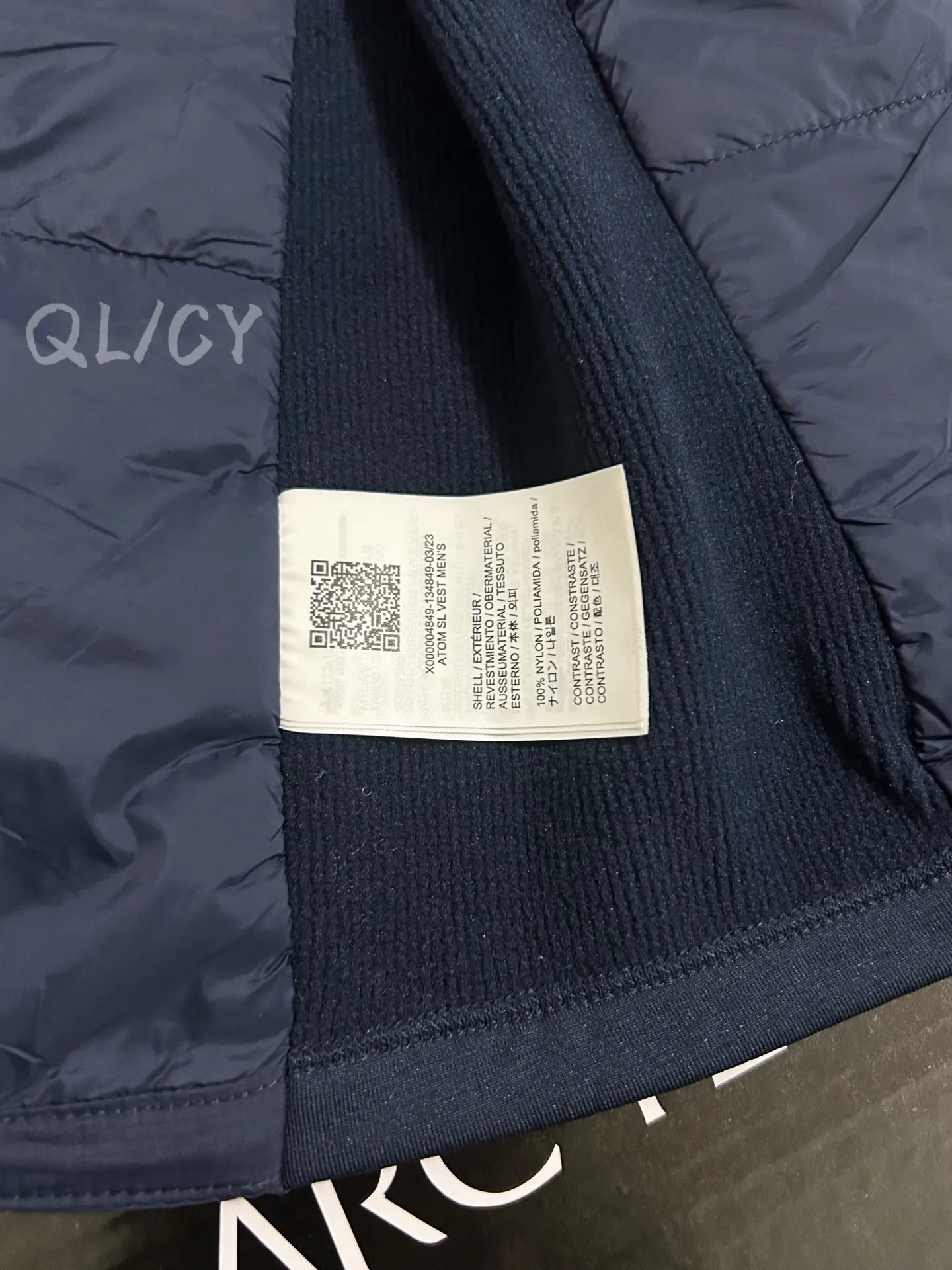 Atom Lightweight Insulated Vest D30019571 — view 5