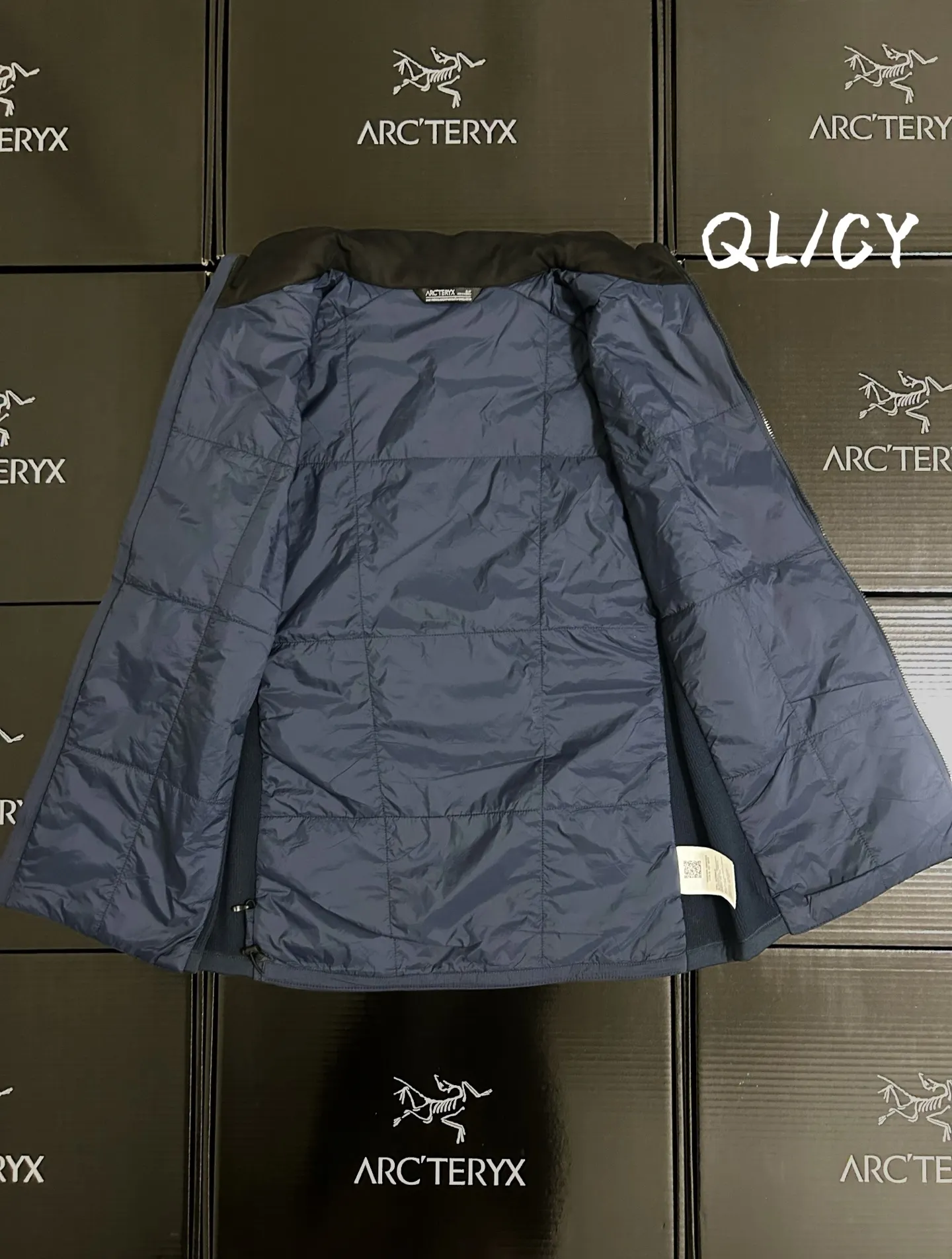 Atom Lightweight Insulated Vest D30019571 — view 8