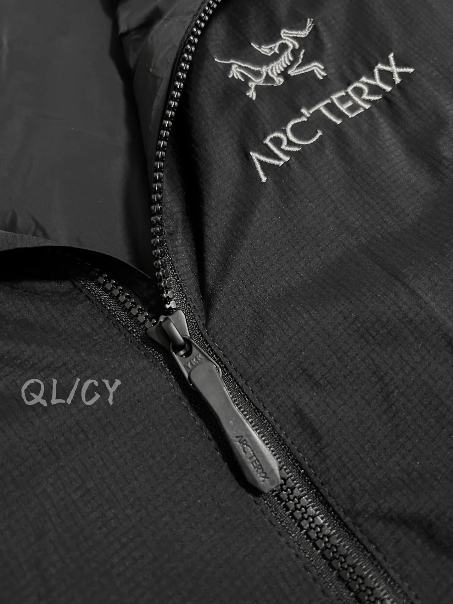 Atom Insulated Logo-Embroidered Gilet D30019569 — view 5