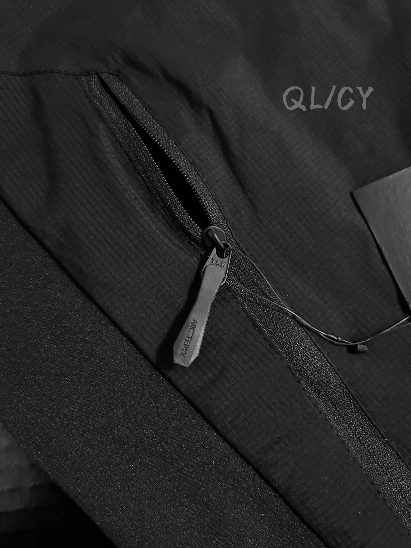 Atom Insulated Logo-Embroidered Gilet D30019569 — view 6