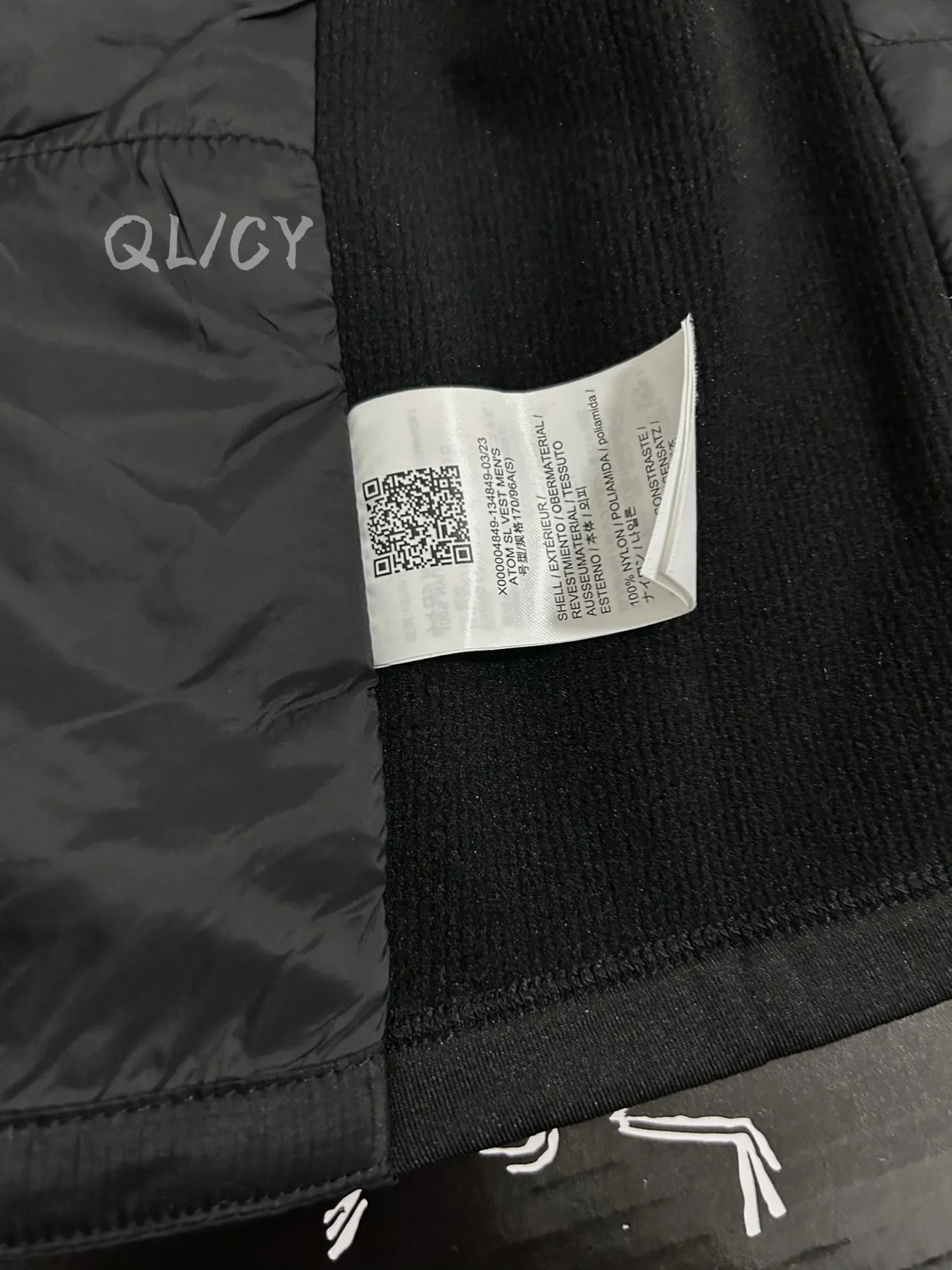 Atom Insulated Logo-Embroidered Gilet D30019569 — view 7