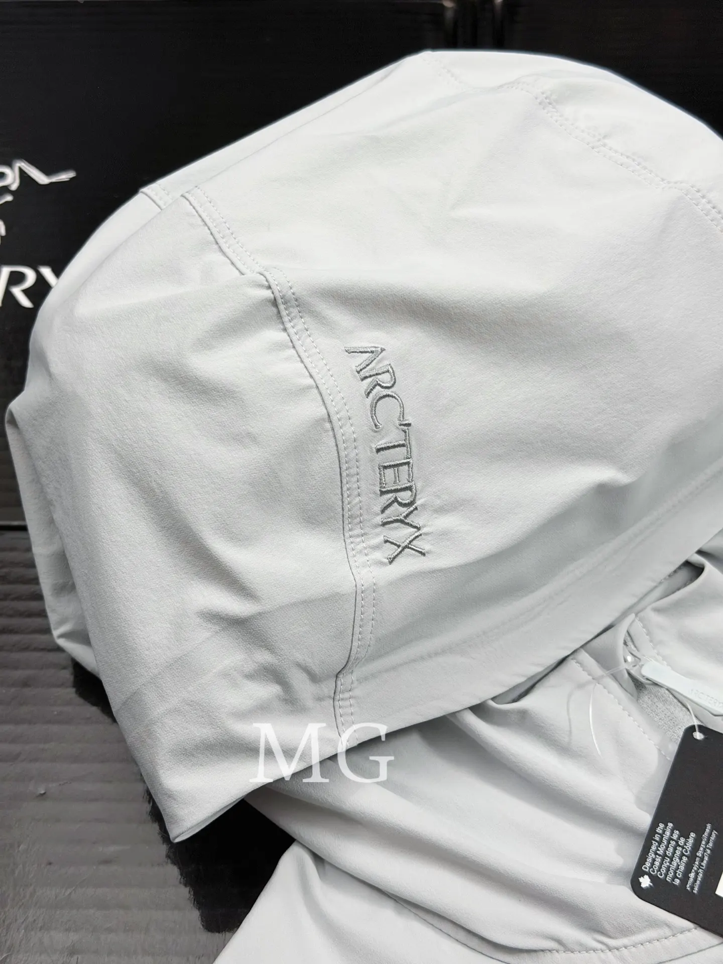 Gamma Lightweight Hooded Softshell Jacket D31019507 — view 3