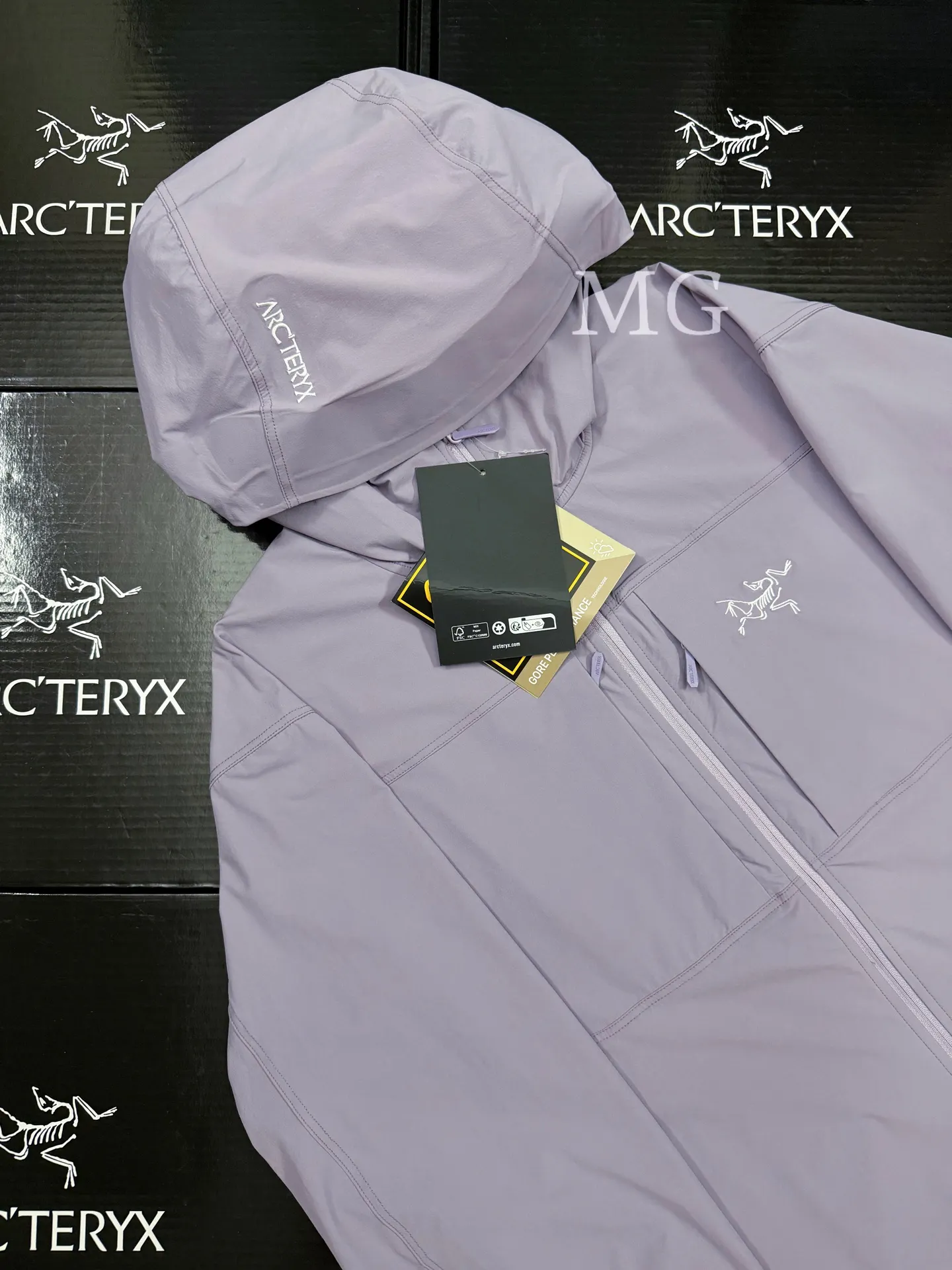 Gamma Lightweight Hoody Softshell Jacket D31019511 — view 4