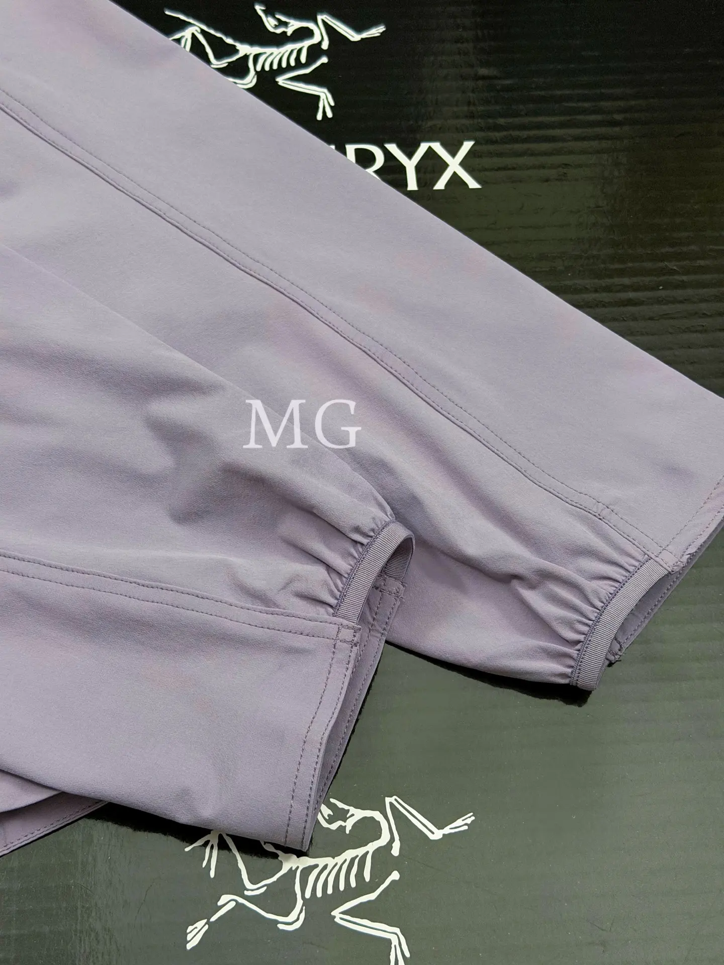 Gamma Lightweight Hoody Softshell Jacket D31019511 — view 6