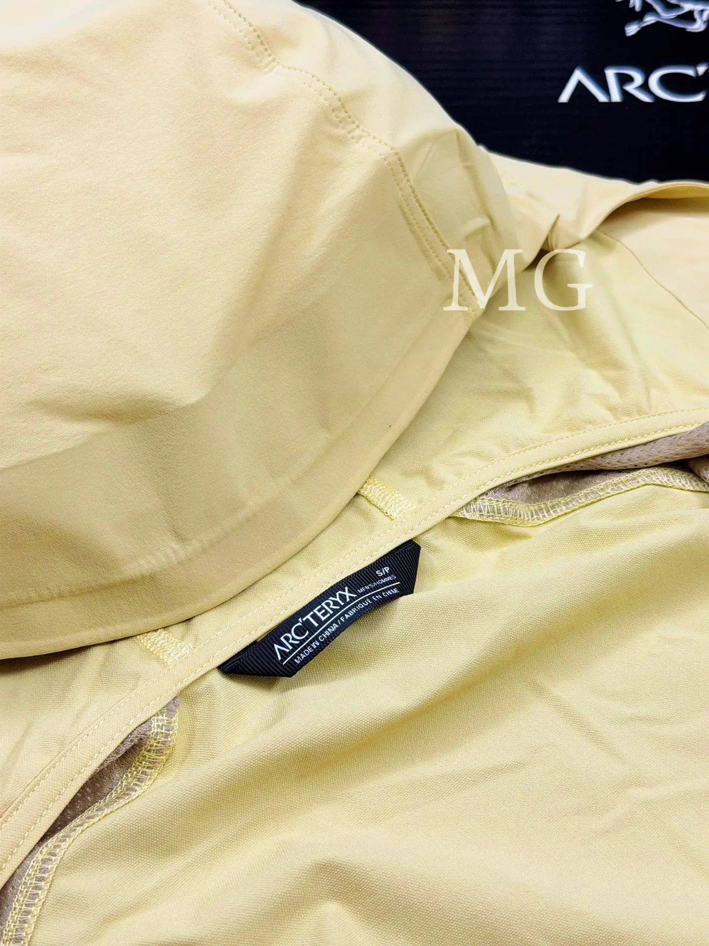 Gamma Lightweight Hooded Softshell Jacket D31019508 — view 9