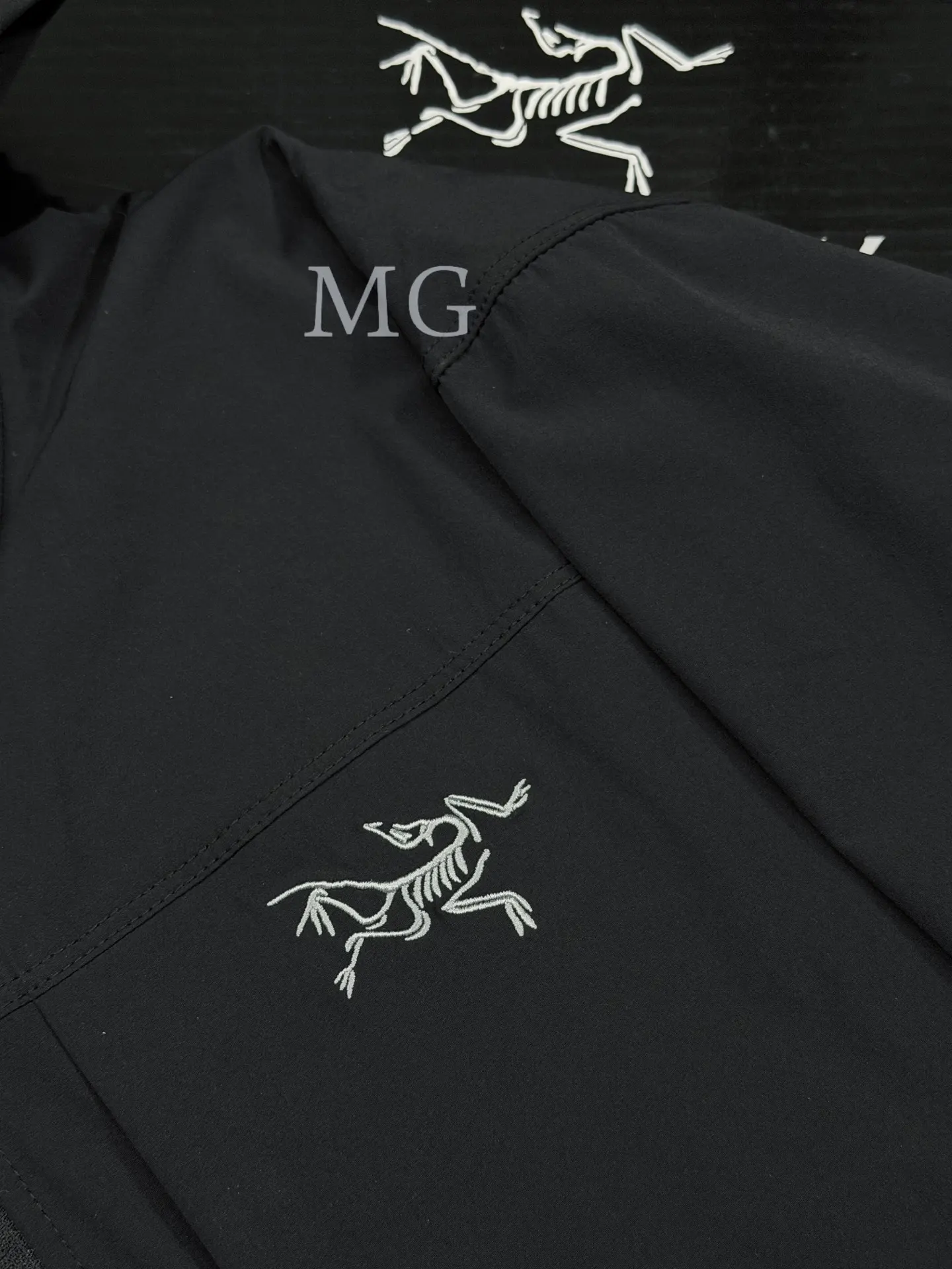 Gamma Lightweight Hooded Softshell Jacket D31019506 — view 2