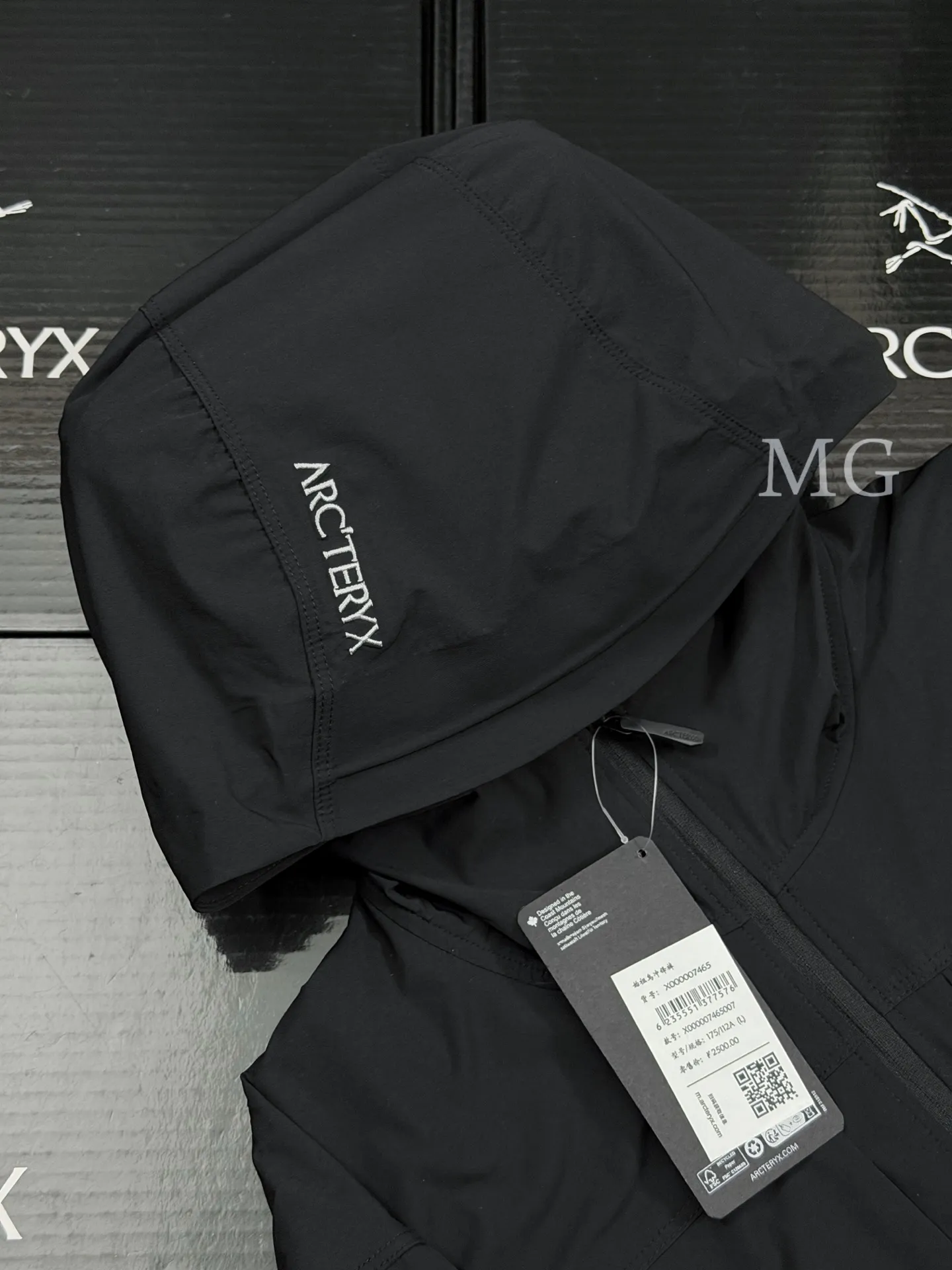 Gamma Lightweight Hooded Softshell Jacket D31019506 — view 3