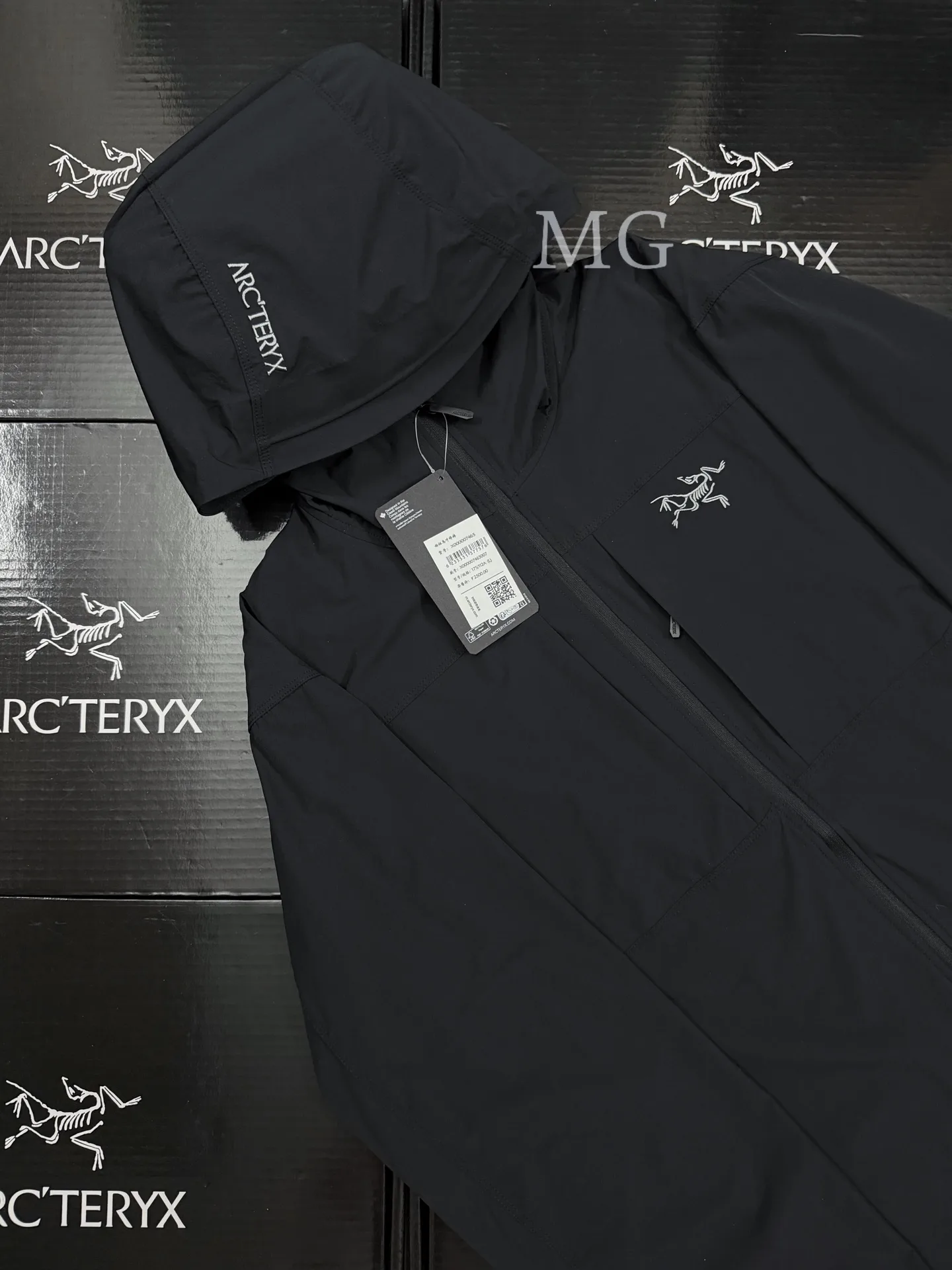 Gamma Lightweight Hooded Softshell Jacket D31019506 — view 4