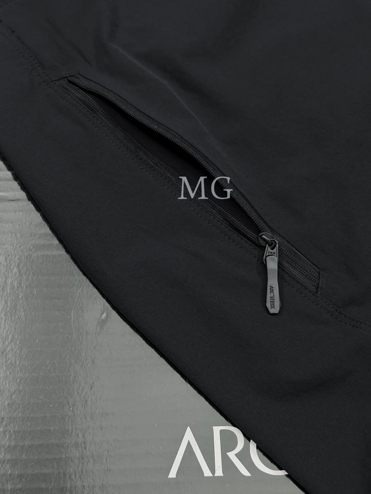 Gamma Lightweight Hooded Softshell Jacket D31019506 — view 5