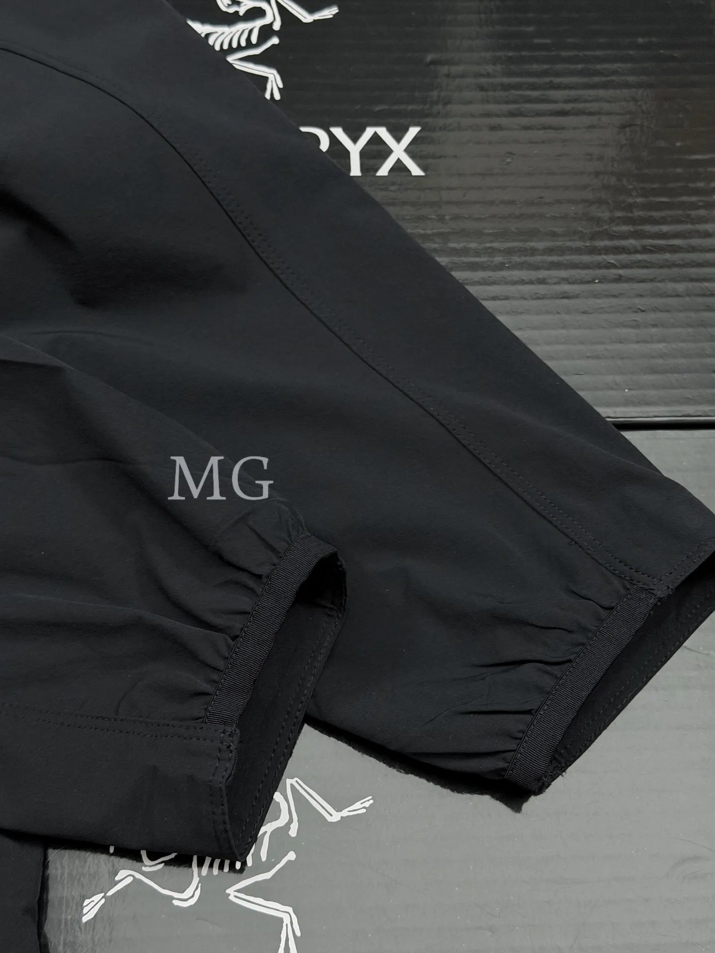 Gamma Lightweight Hooded Softshell Jacket D31019506 — view 7