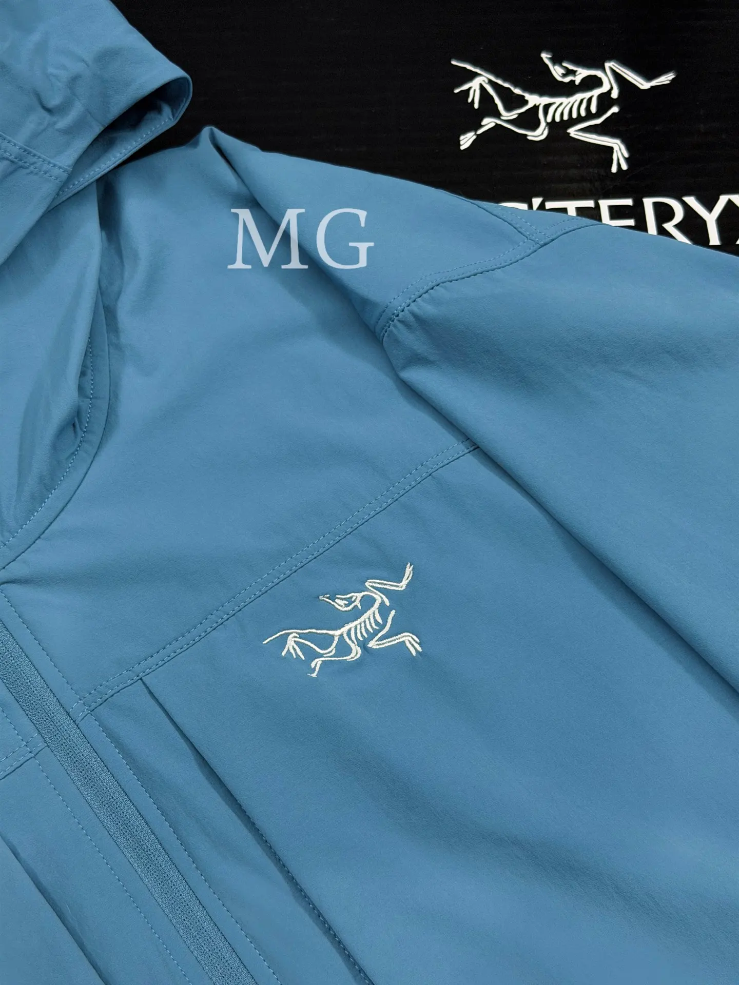 Gamma Lightweight Hooded Softshell Jacket D31019509 — view 2