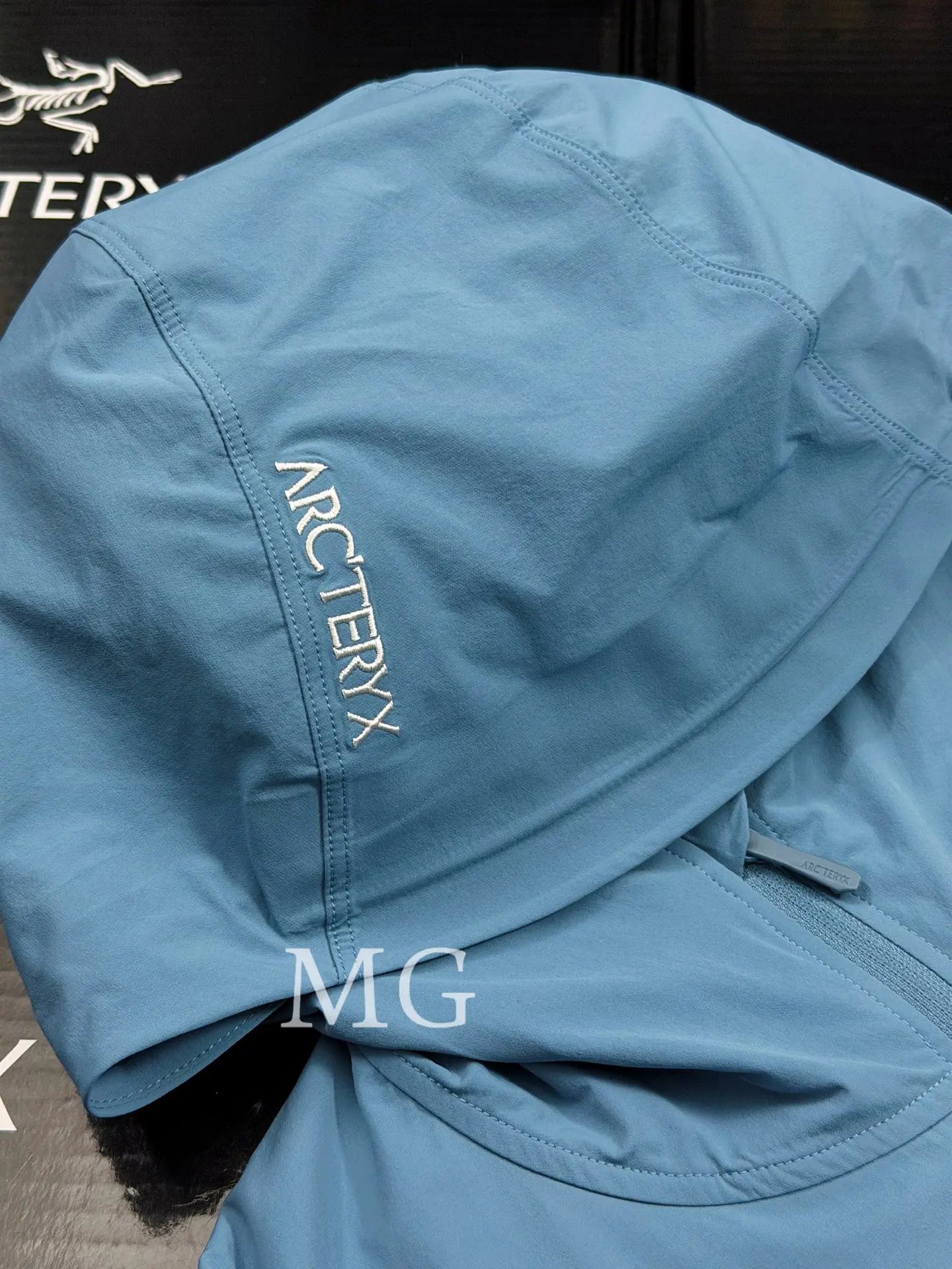 Gamma Lightweight Hooded Softshell Jacket D31019509 — view 3