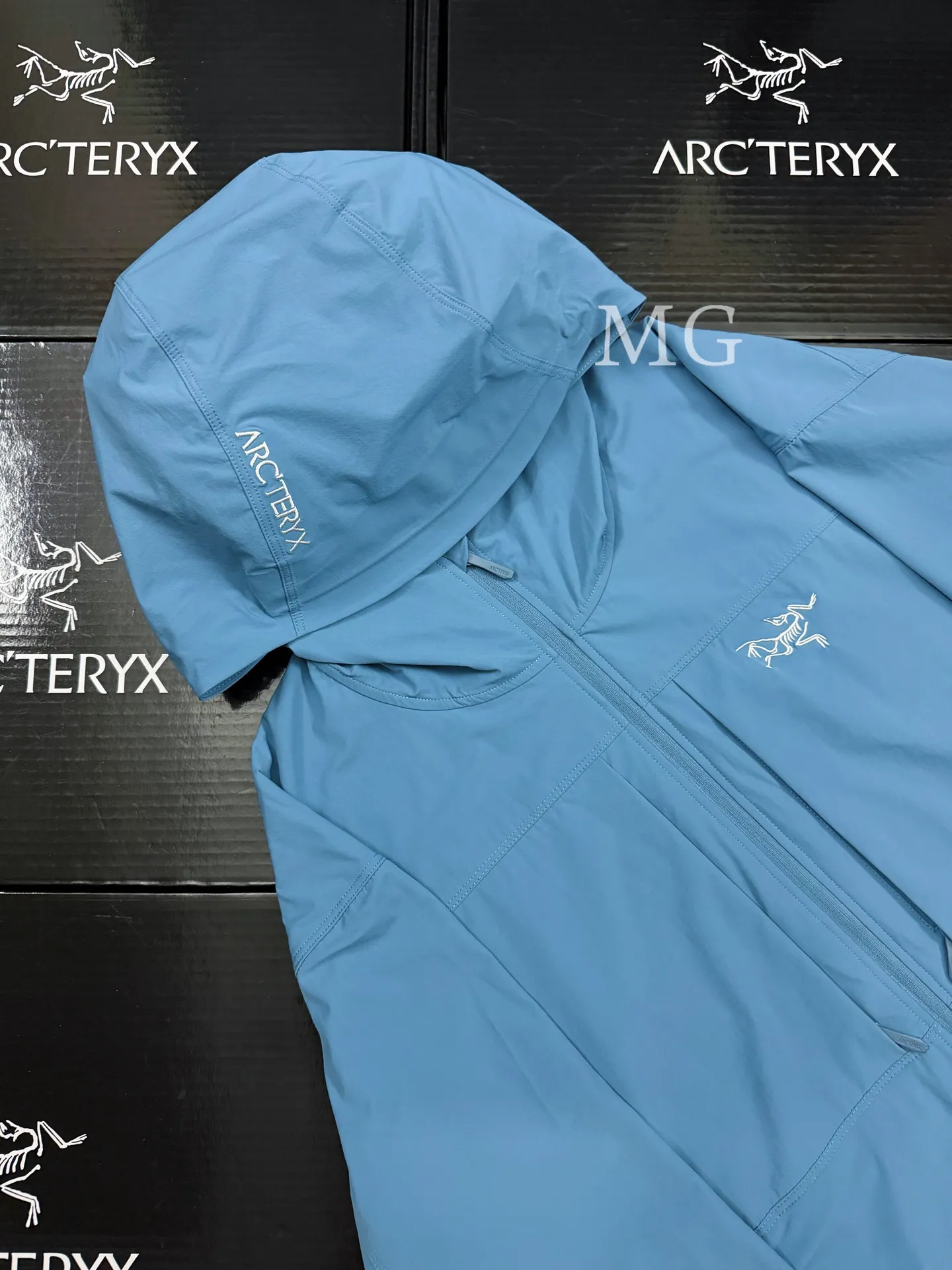 Gamma Lightweight Hooded Softshell Jacket D31019509 — view 4