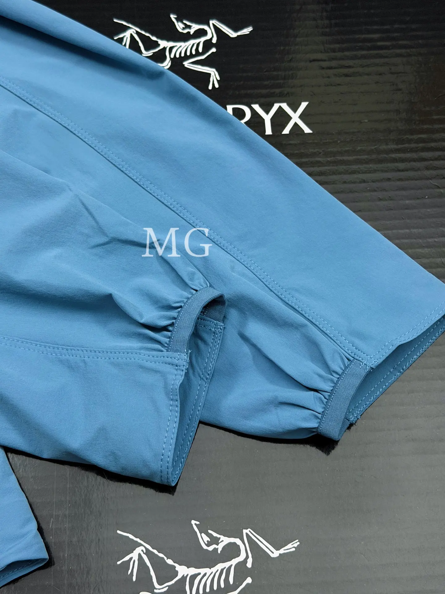 Gamma Lightweight Hooded Softshell Jacket D31019509 — view 6