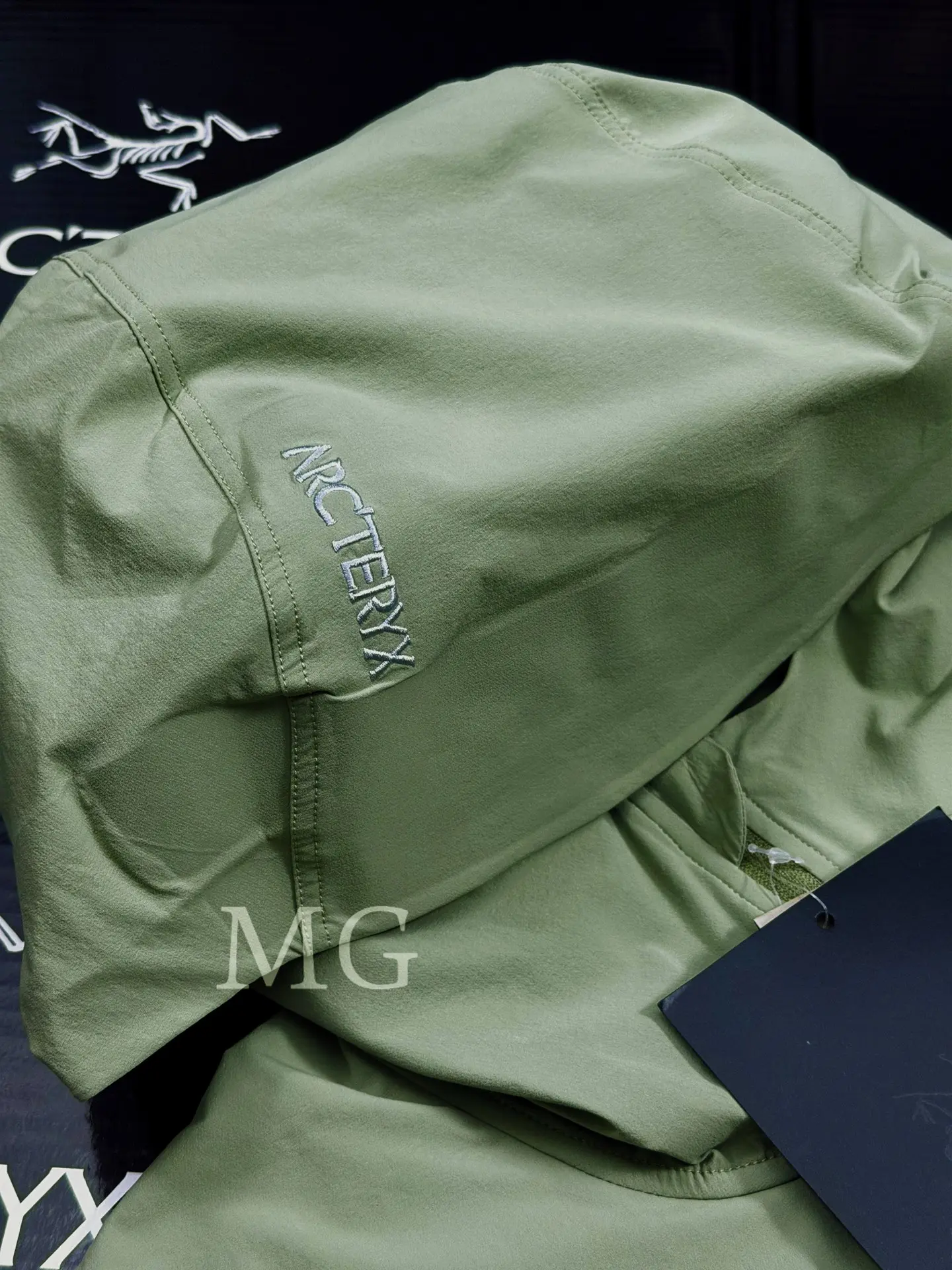 Gamma Lightweight Hooded Softshell Jacket D31019513 — view 3