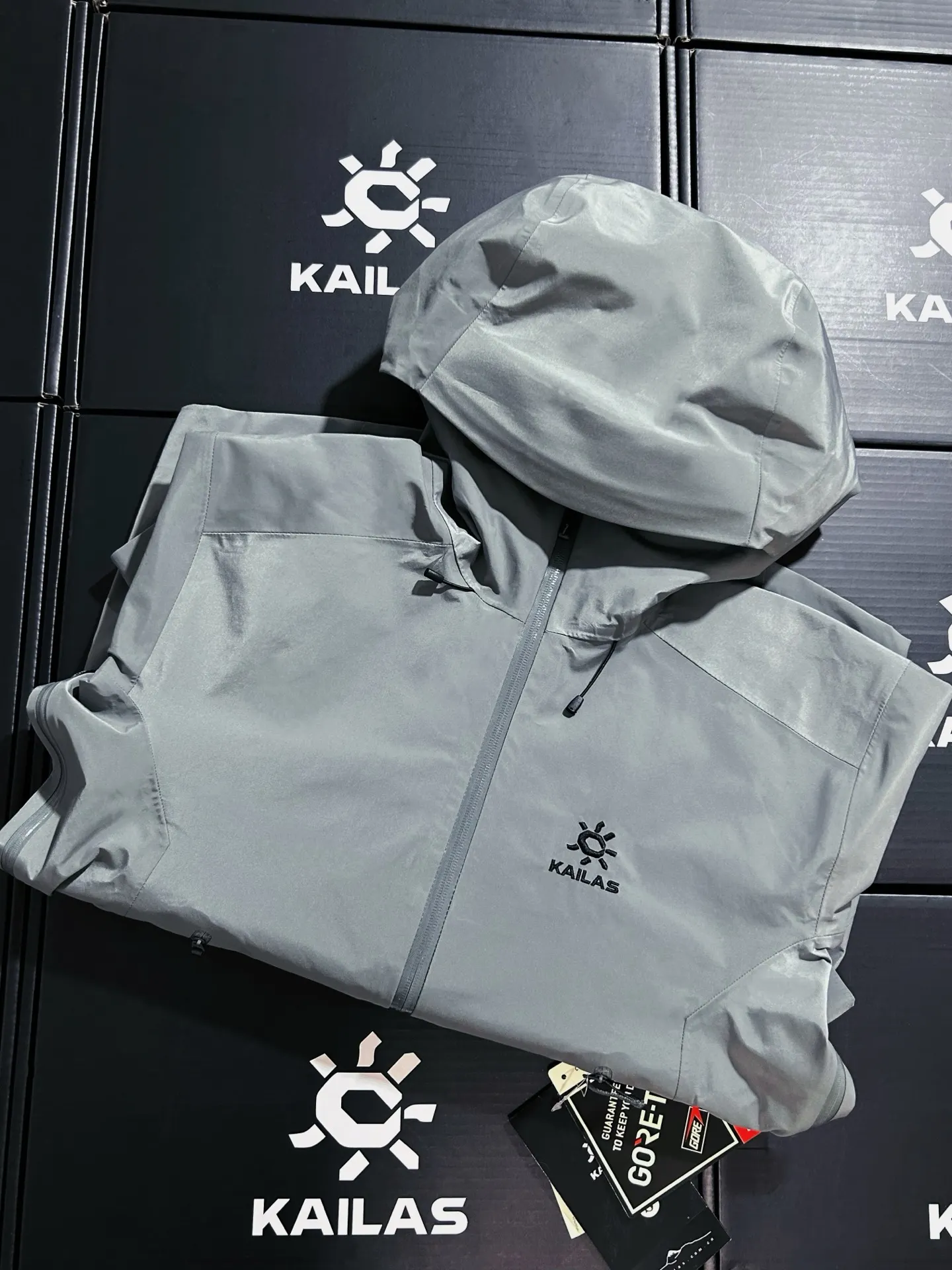 Kailas LT GORE-TEX Waterproof Hardshell Jacket D31019303 — view 2