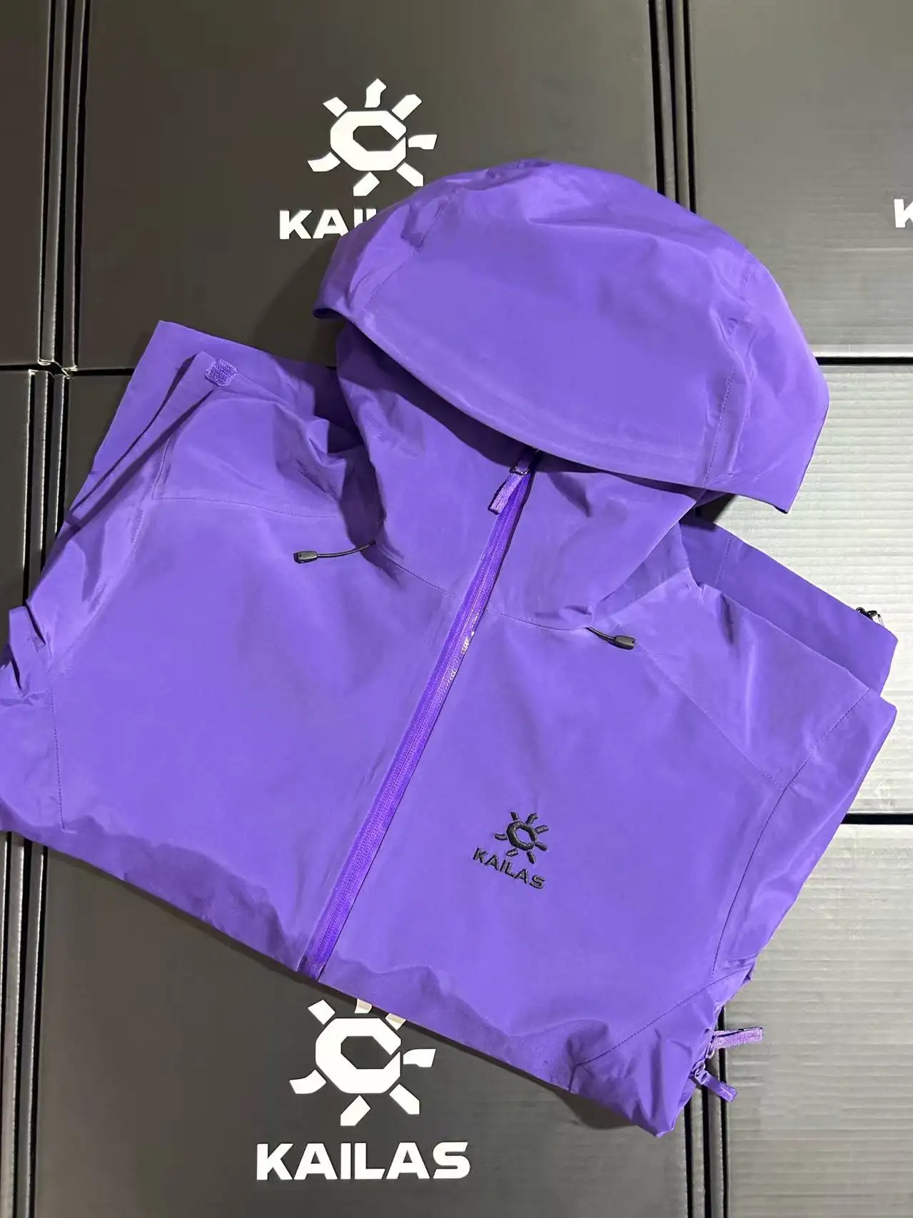 Kailas LT GORE-TEX Hardshell Hooded Jacket D31019294 — view 2