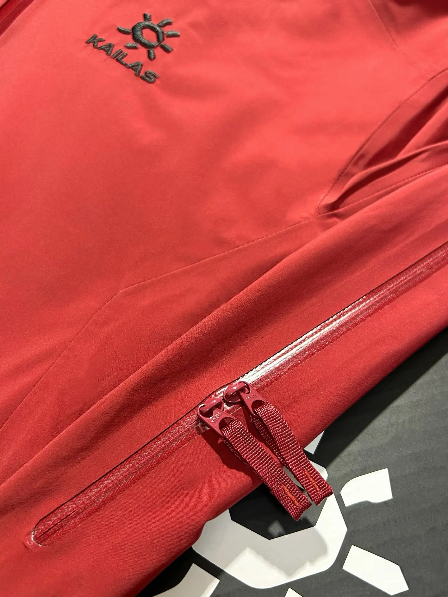 Kailas LT Waterproof GORE-TEX Hardshell Jacket D31019300 — view 4