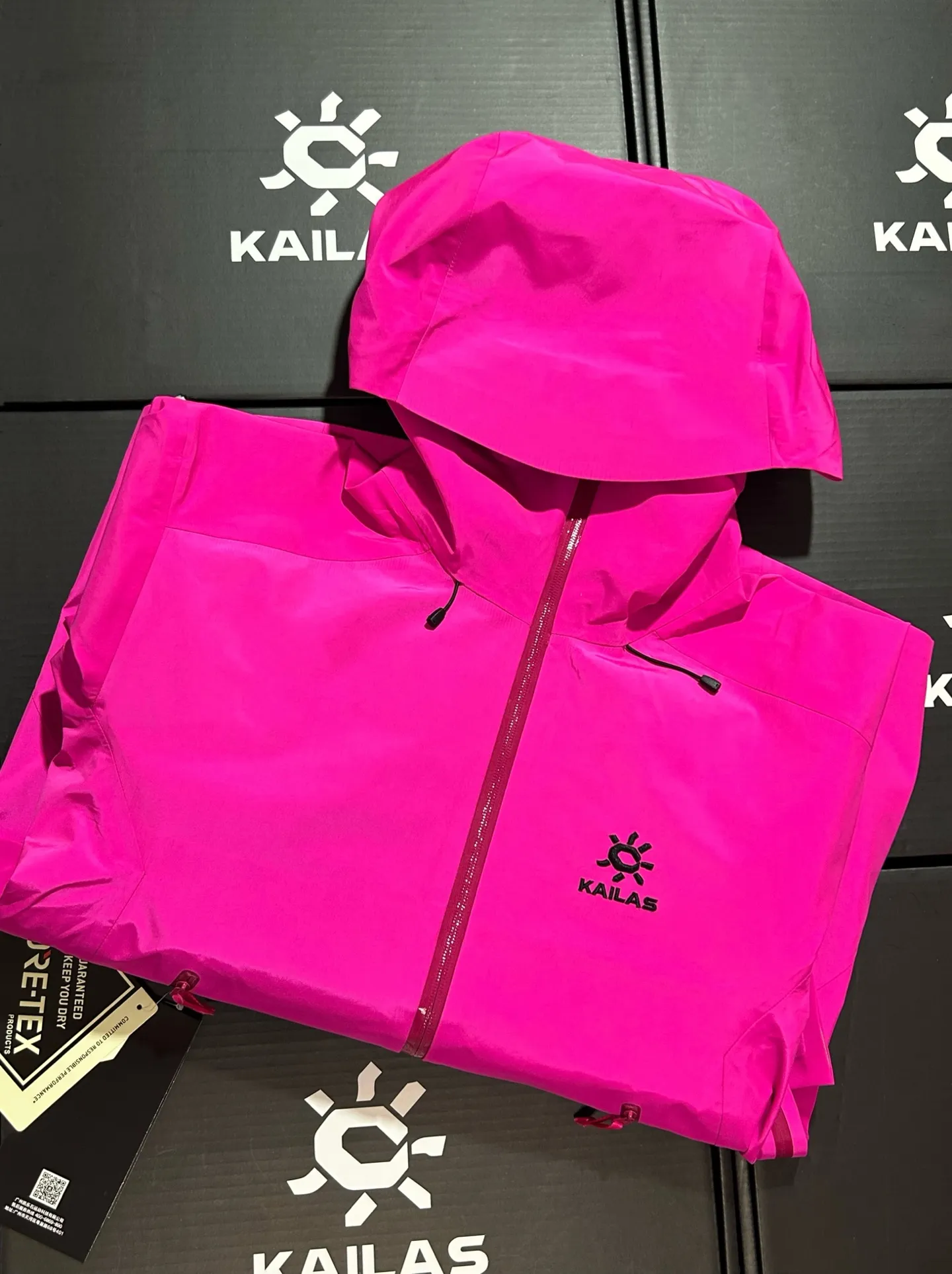 Kailas LT GORE-TEX Waterproof Hardshell Jacket D31019305 — view 2