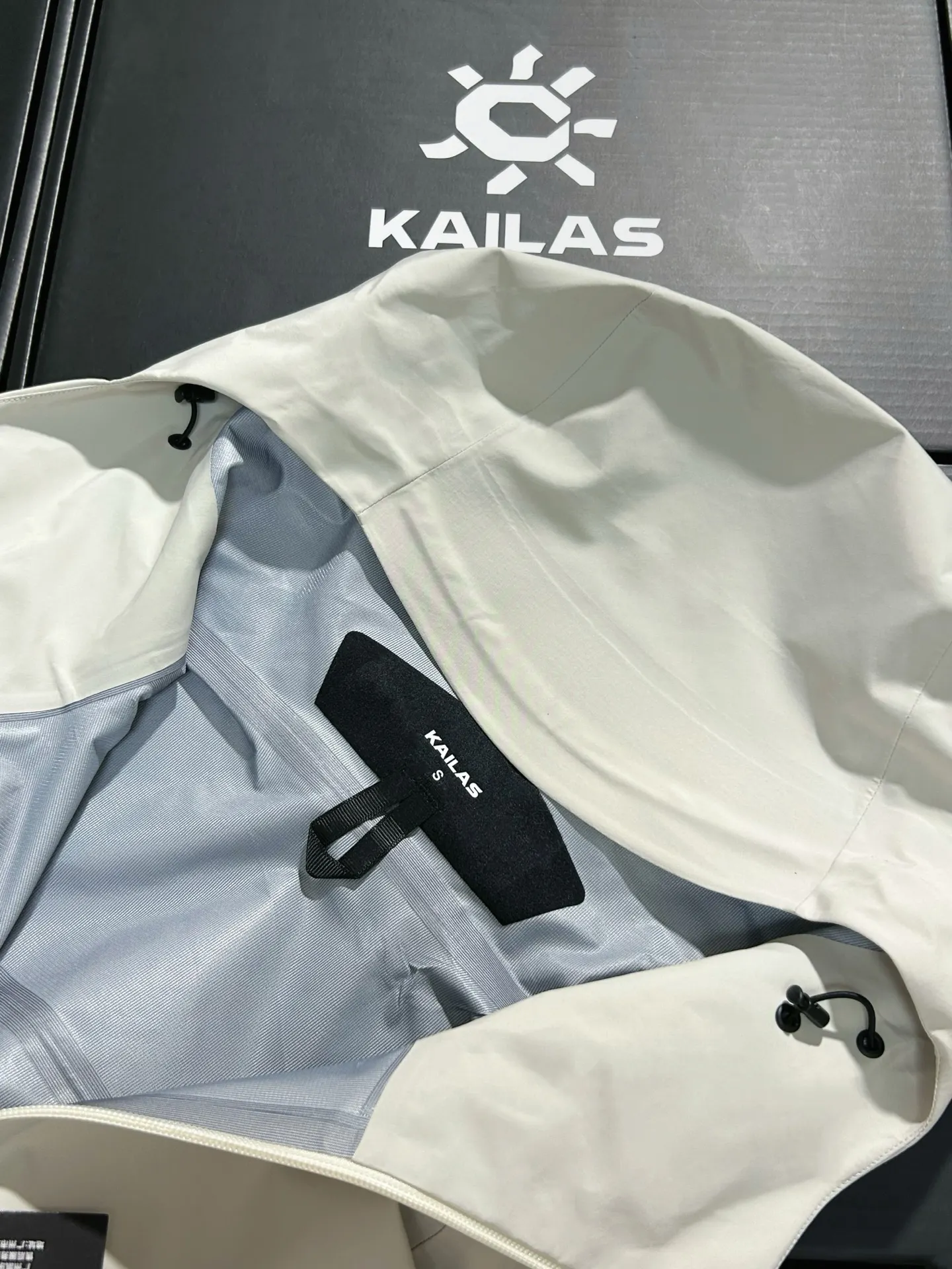 Kailas LT GORE-TEX Waterproof Hardshell Hooded Jacket D31019302 — view 7
