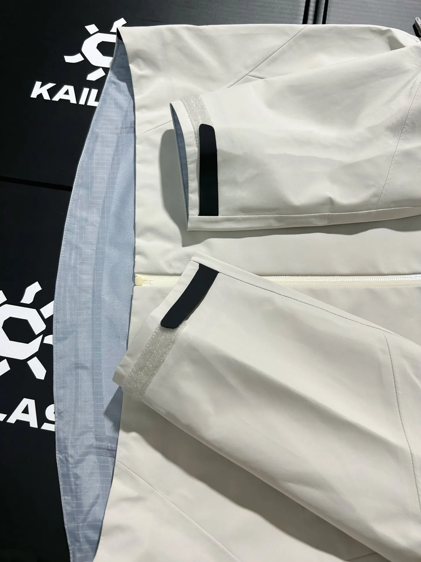 Kailas LT GORE-TEX Waterproof Hardshell Hooded Jacket D31019302 — view 8
