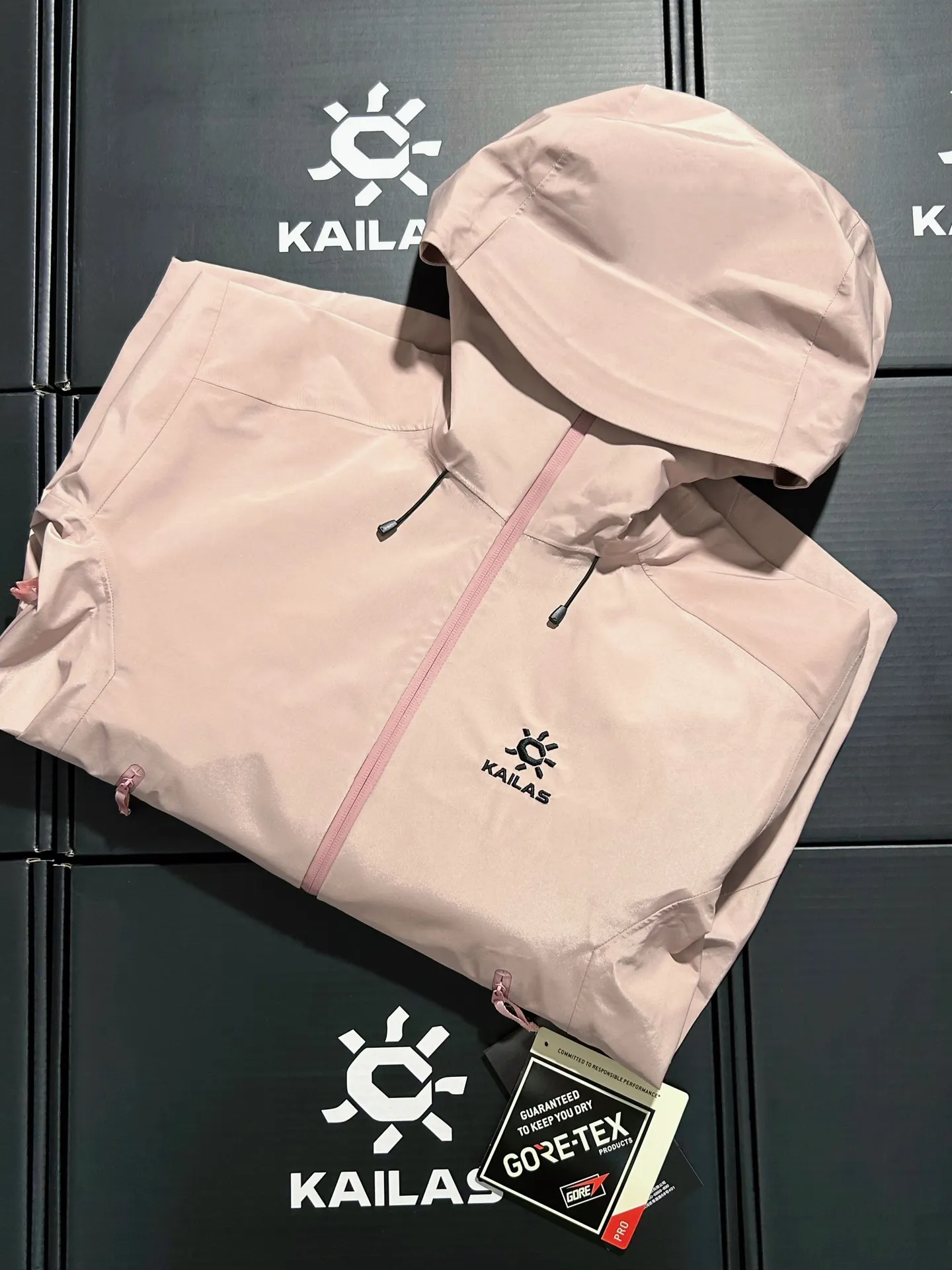 Kailas LT GORE-TEX Hooded Hardshell Jacket D31019301 — view 2