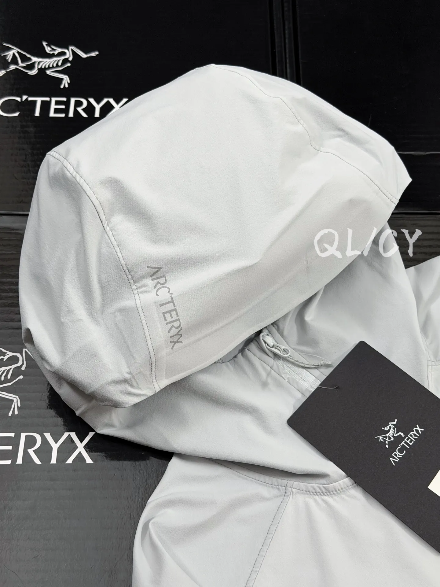 Gamma Lightweight Hooded Softshell Jacket D32019543 — view 3