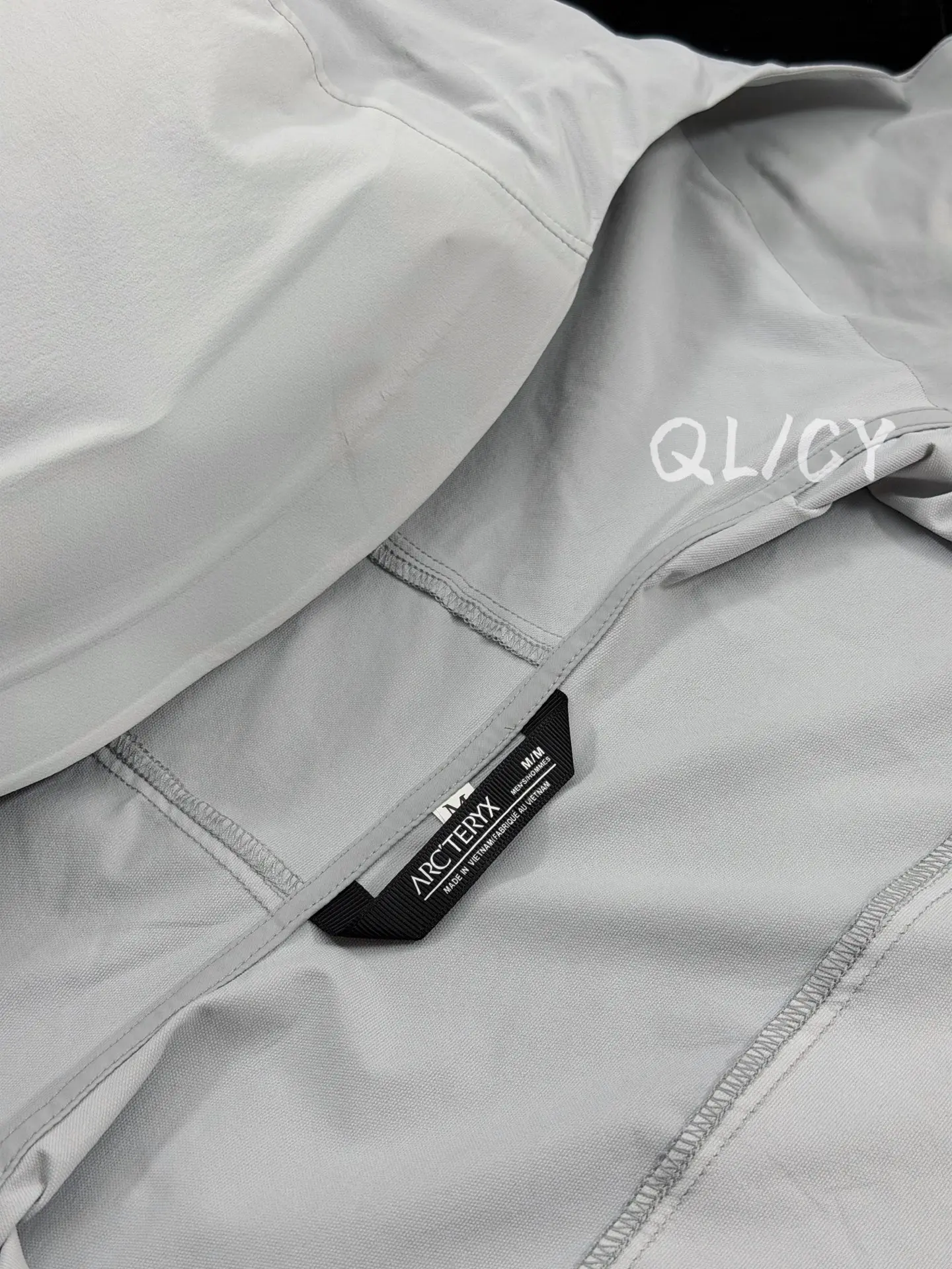 Gamma Lightweight Hooded Softshell Jacket D32019543 — view 9