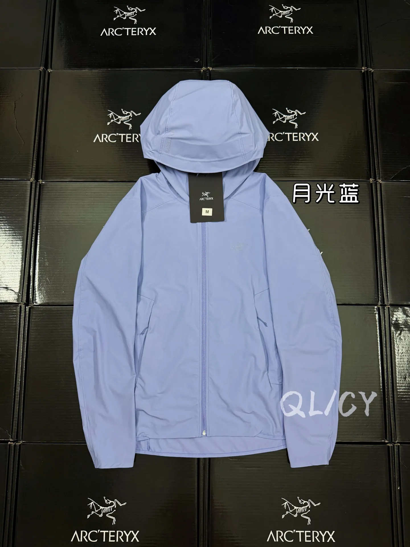Gamma Lightweight Hooded Softshell Jacket D32019546