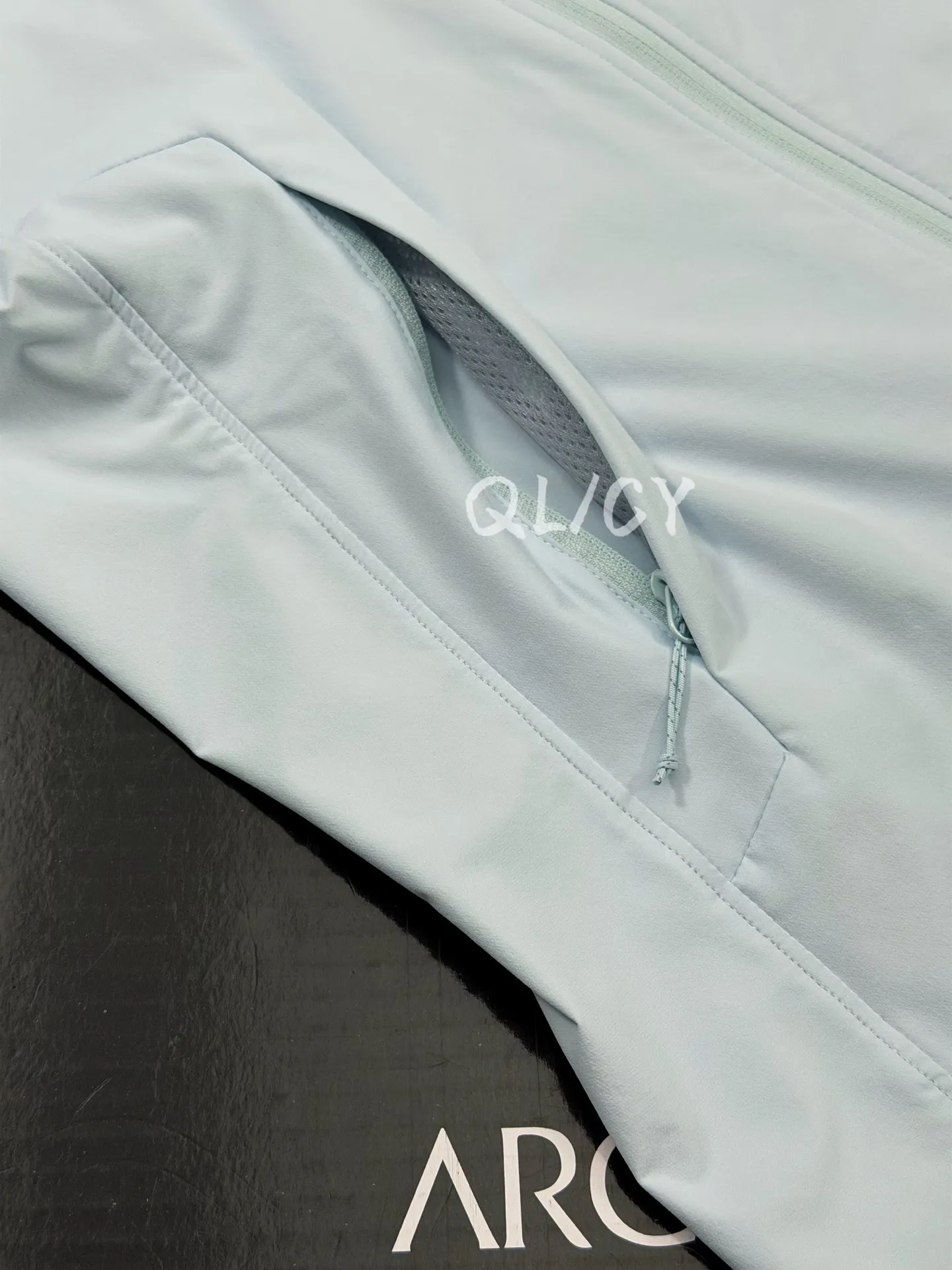 Gamma Lightweight Hooded Softshell Jacket D32019545 — view 4