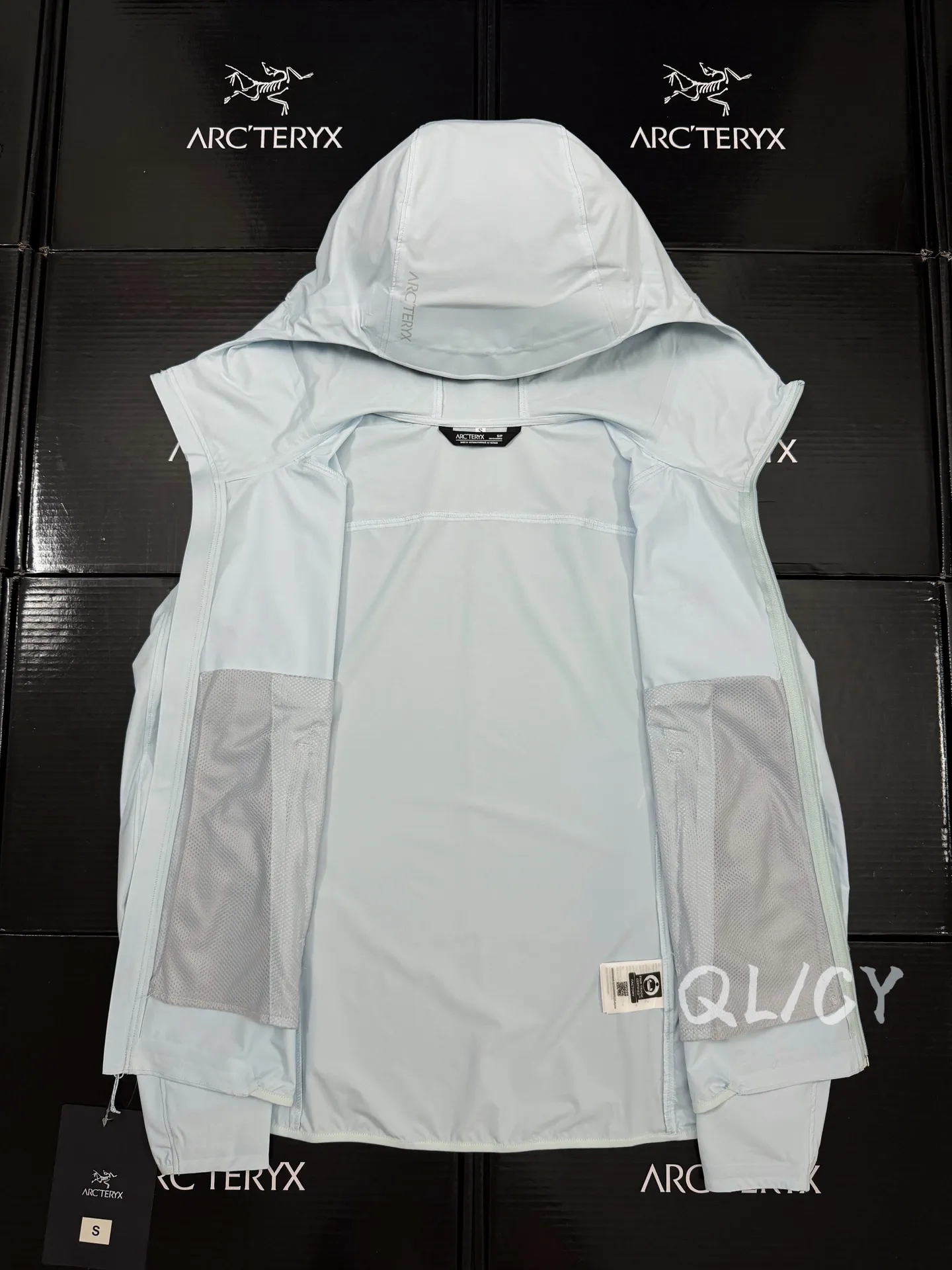Gamma Lightweight Hooded Softshell Jacket D32019545 — view 7